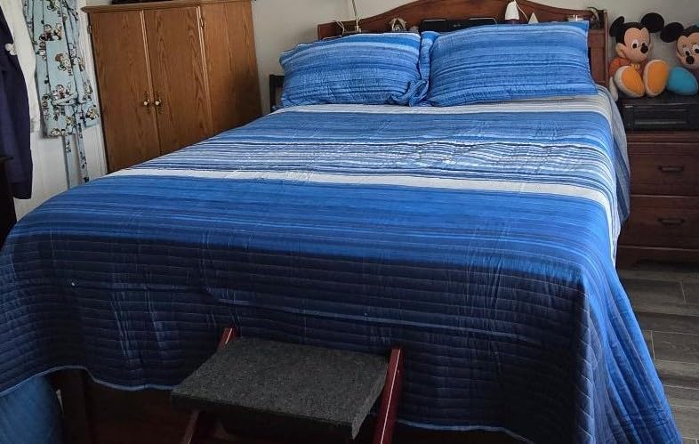 KAKIJUMN Striped Full/Queen Quilt Bedding Set, Soft Bedspread, Light Blue, Lightweight Yet Warm, Classic Striped Print, Modern Chic Style, Sturdy Quilted Thin Comforter, Versatile All Season Bedding customer photo 1