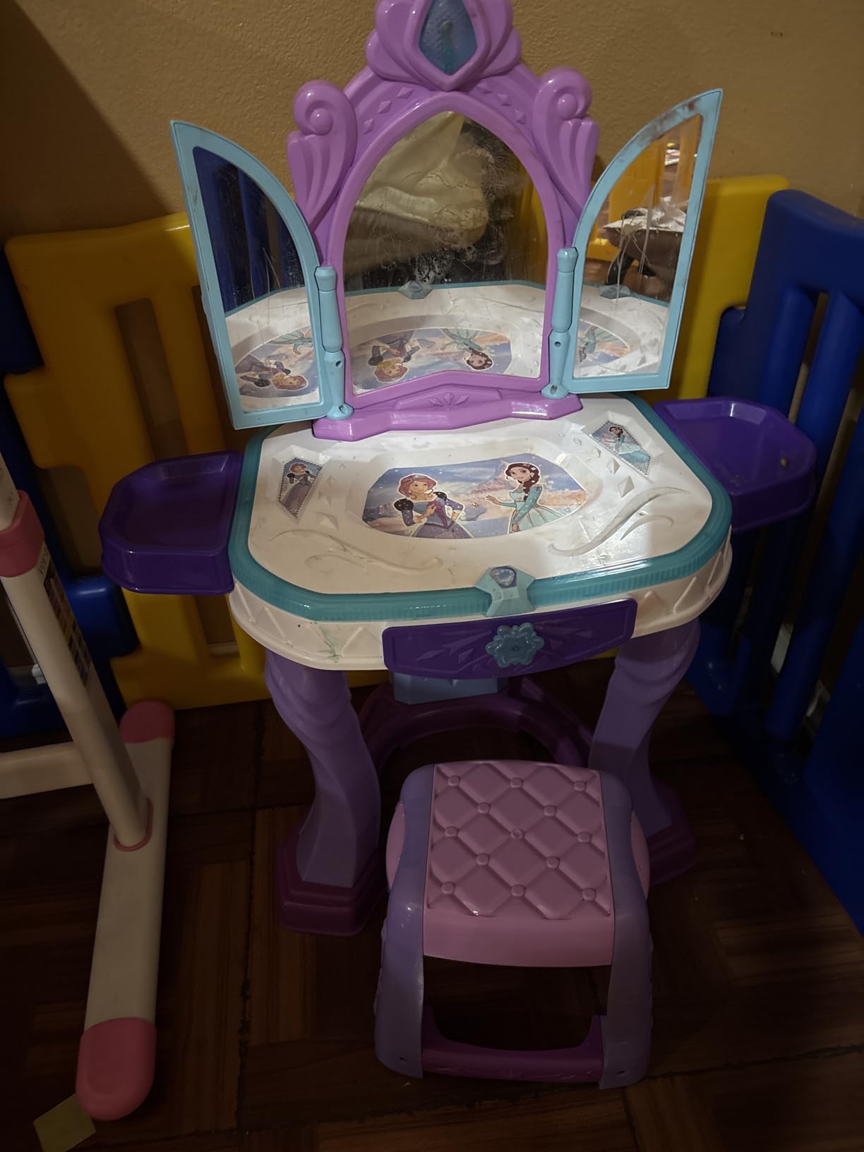 Lehoo Castle Kids Vanity Table and Chair Set, Girls Vanity Makeup Table Set | Toddler Vanity with Mirror Light & Music, Salon Pretend Play Princess Dress Up Playset, Magic Gifts for 3 4 5 Years Old Girls customer photo 2