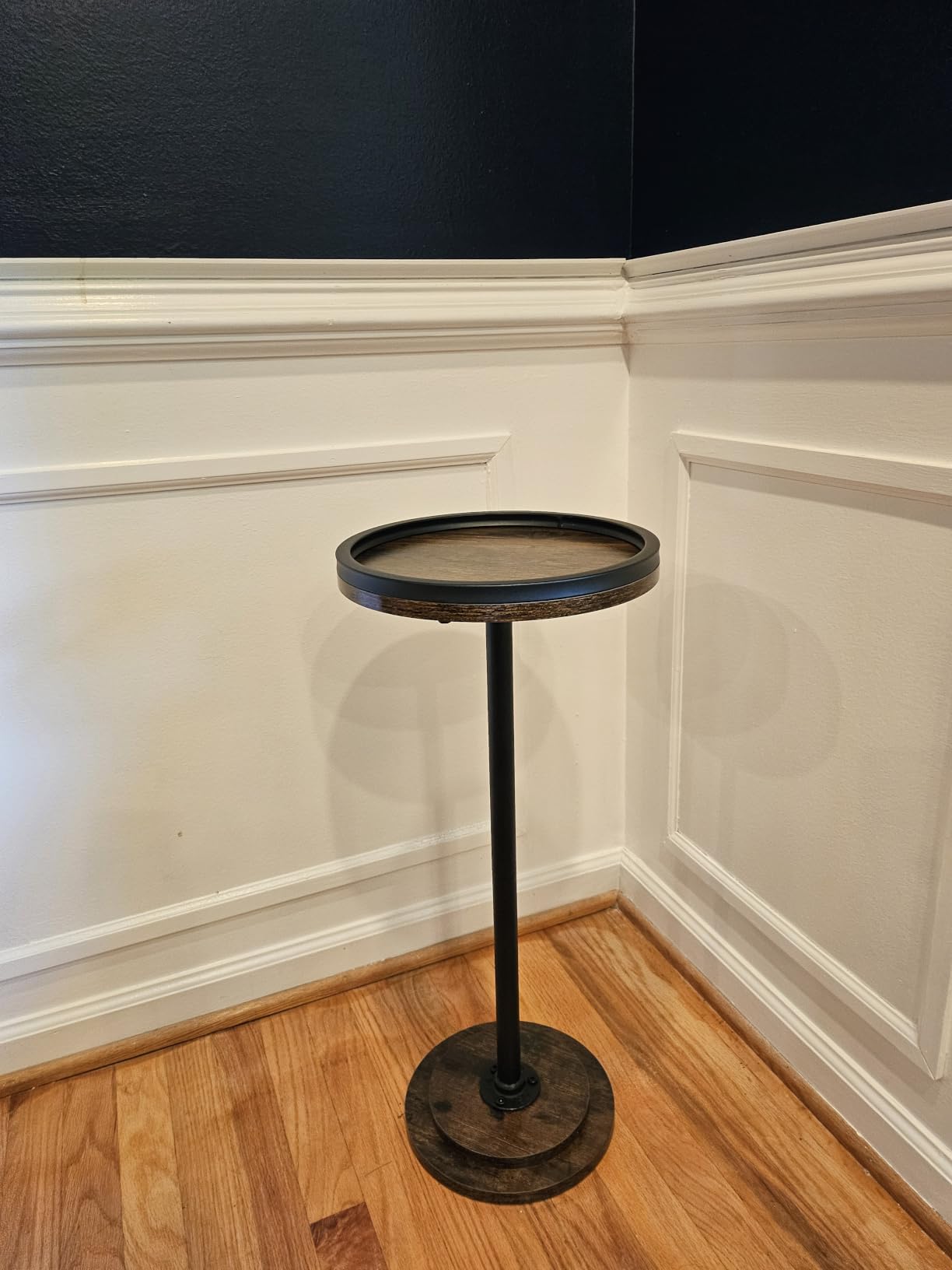 HOOBRO Small Round Side Table, Drink Table, Coffee Martini Table with Pedestal Accent for Small Spaces in Living Room, Bedroom, Sofa Couch, Rustic Brown BF168BZ01 customer photo 2