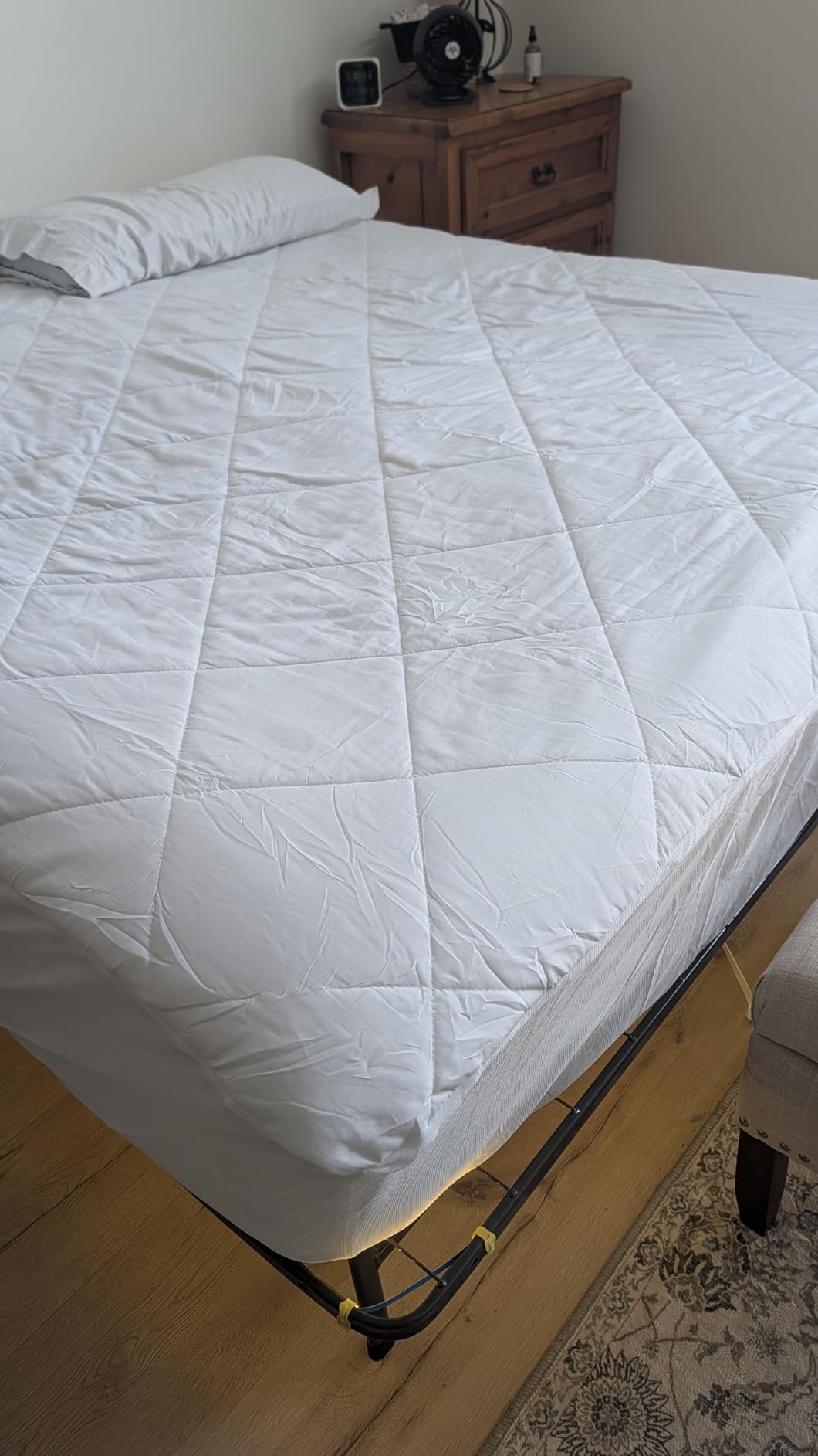 Bedsure Heated Mattress Pad Queen Ultra Soft Bed Warmer, Plush Coral Fleece | Memory & Preheat, Electric Mattress Cover, Fast Heating, ETL&FCC, 1-12 Hour Auto Off, 10 Heat Settings, Dual Control, 60