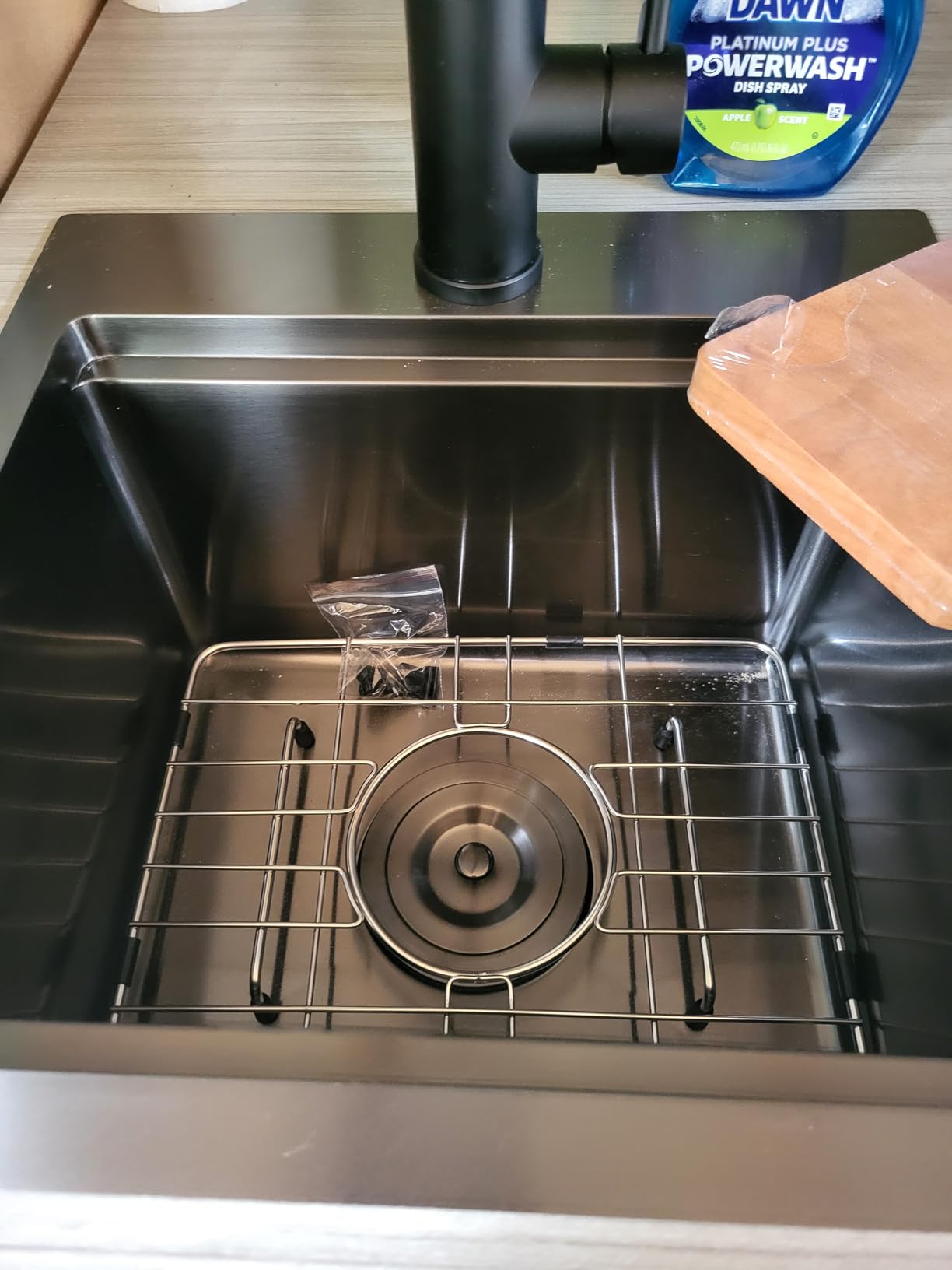 Farmhouse Sink 33 Inch, 33x22 Inch Apron Front Farmhouse Kitchen Sink, 16 Gauge Stainless Steel Undermount Ledge Workstation Deep Single Bowl Luxury Rustic Farm Sinks with All Accessories customer photo 1