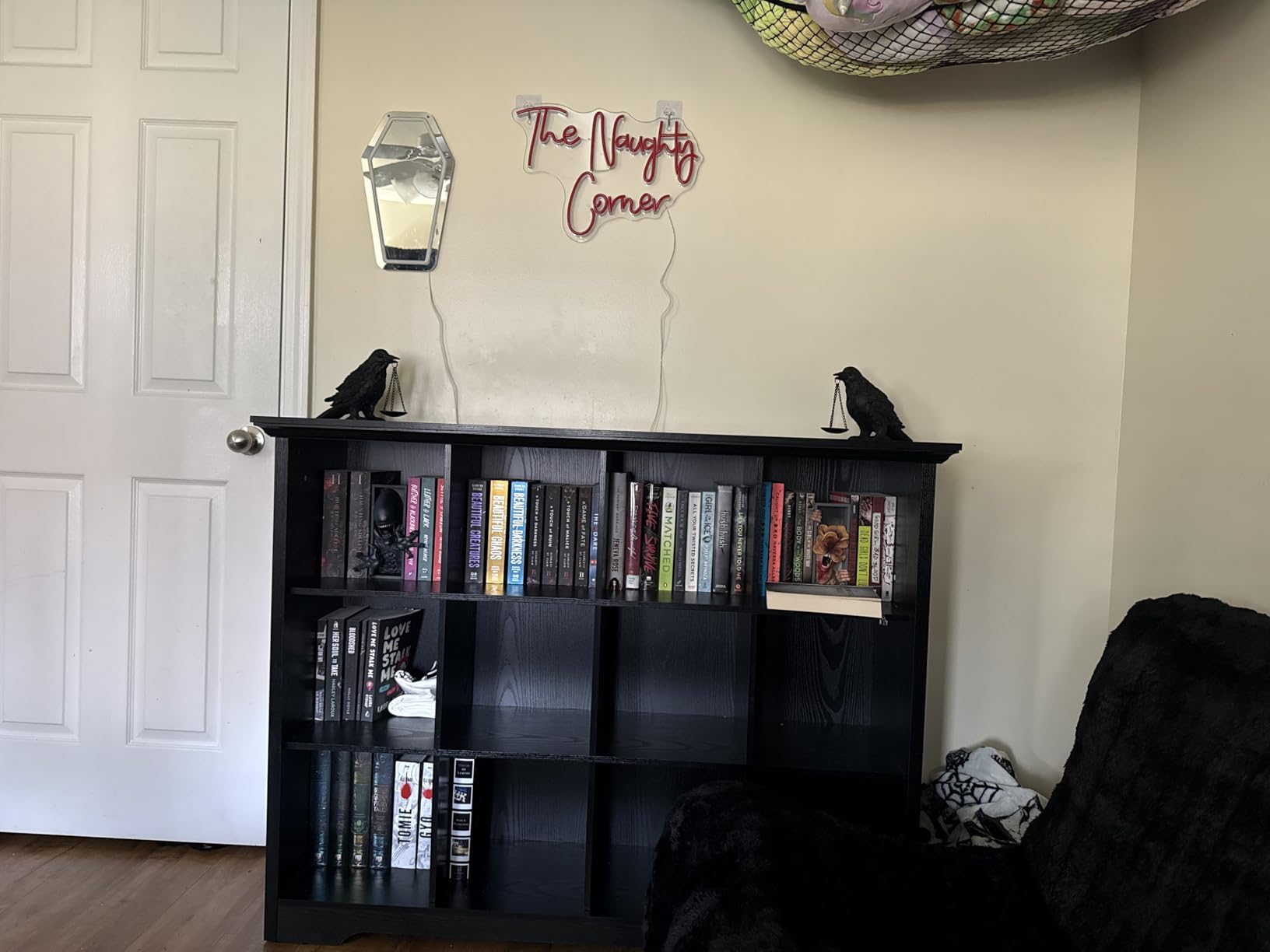 Gothic Crow Lamp with Tealight Candle Holder Resin Raven Decor Statue Gothic Home Decor for Bedroom Unique Goth Gifts Black customer photo 1