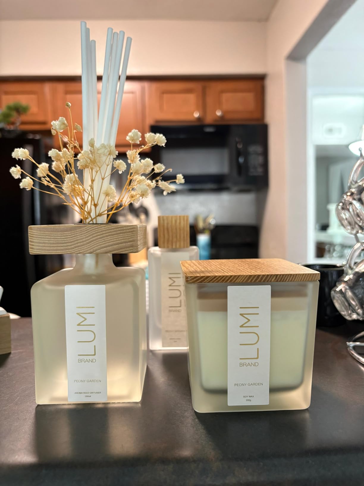 Luxury Aroma Gift Set | Peony Garden Scent - Reed Diffuser (200ml), Wood Wick Soy Candle (200g), Room Spray (50ml) | Includes Dried Flowers & 8 Reeds | Luxurious Fragrance for Home Décor | Great Gifts customer photo 2