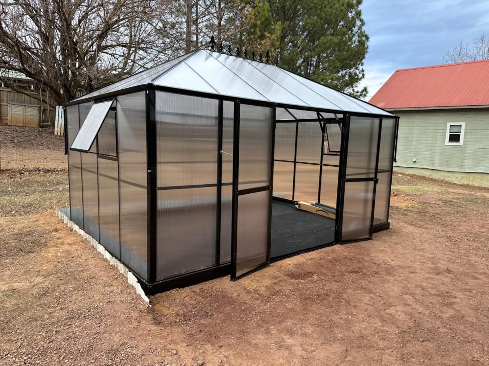 Jocisland 16x12x9.5 FT Outdoor Polycarbonate Greenhouse, 6 FT Wall Height | Aluminum Greenhouses with 4 Ventilation and Rain Gutter, Double Doors with Hook, Walk-in Greenhouse for Backyard Garden customer photo 1