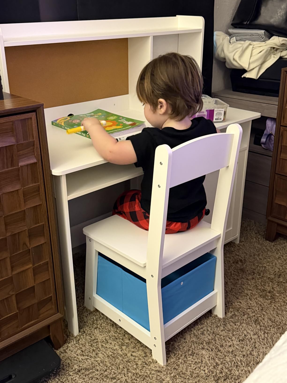 TaoHFE Kids Desk and Chair Set, Kids Desk Chair with Storage, White | Wooden Kids Table and Chairs for Bedroom and Study, Craft Table with Storage Gifts for Boys, Girls to Study, White customer photo 1