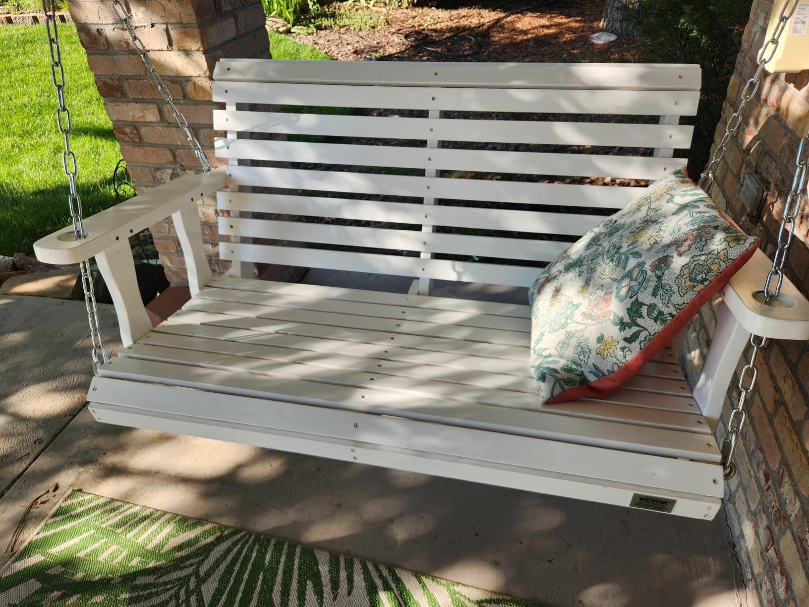 VEVOR Wood Porch Swing 5.5FT, Patio Bench Swing for Courtyard & Garden, Upgraded 880 lbs Strong Load Capacity, Heavy Duty Swing Chair Bench with Hanging Chains for Outdoors, Brown customer photo 2