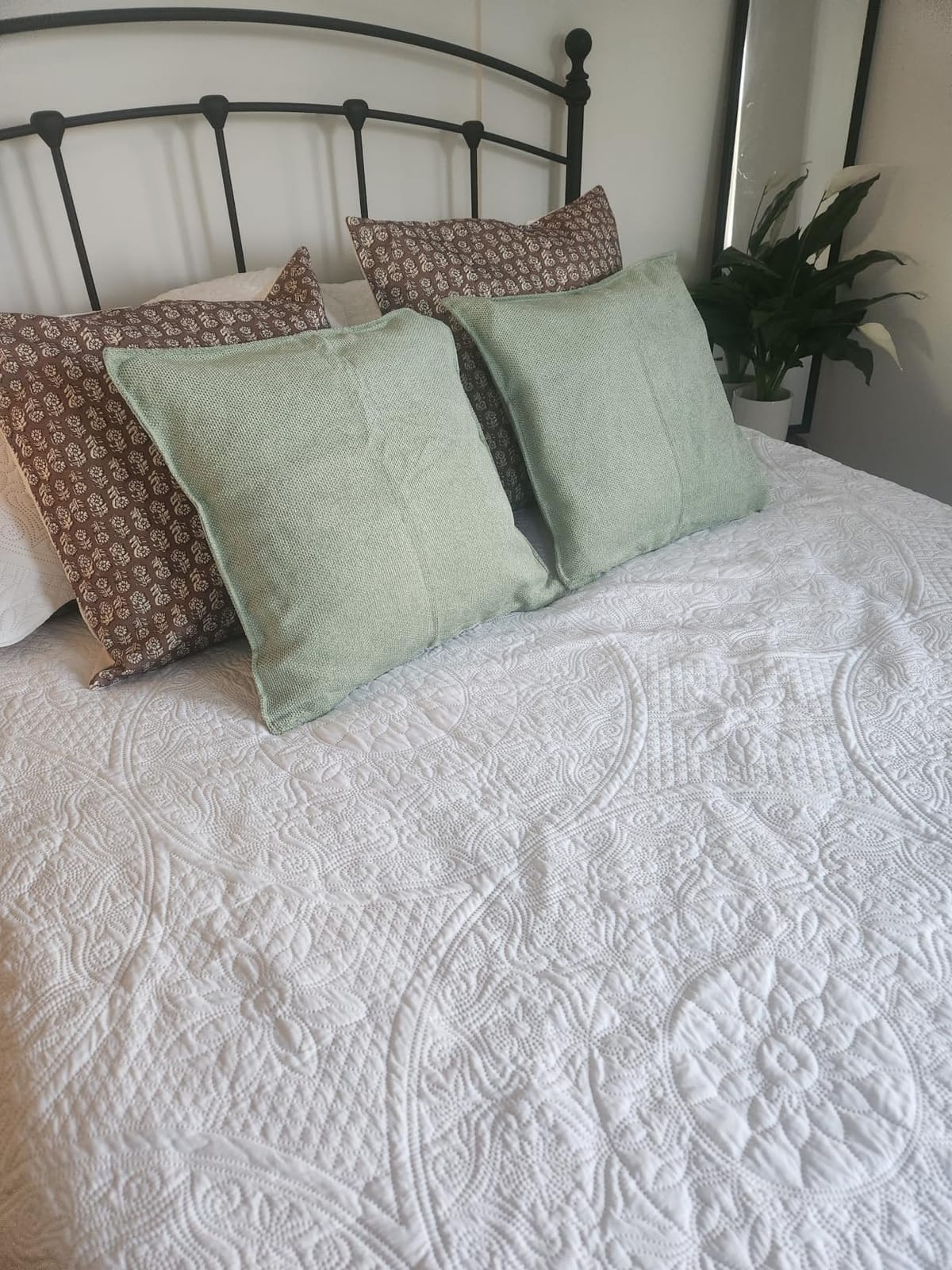 Foindtower Decorative Floral Print Throw Pillow Covers 18x18 Inch, Brown | Set of 2 Vintage Accent Farmhouse Cushion Covers, Boho Neutral Pillowcase, Home Decor for Sofa Chair Couch Bedroom Living Room customer photo 2