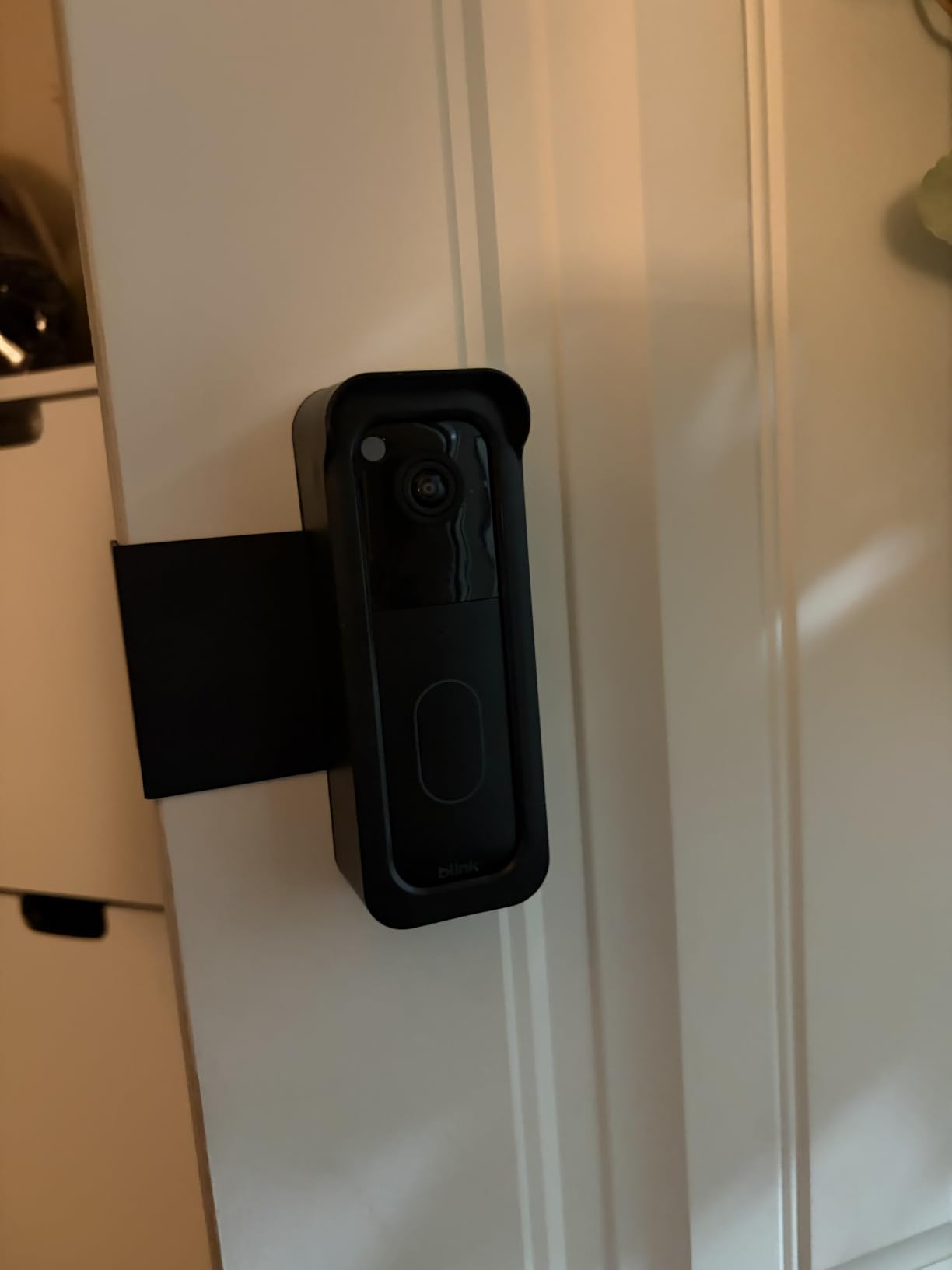 Blink Video Doorbell - Head-to-toe HD view, two-year battery life, and simple setup. Sync Module Core included - System (Black) customer photo 2