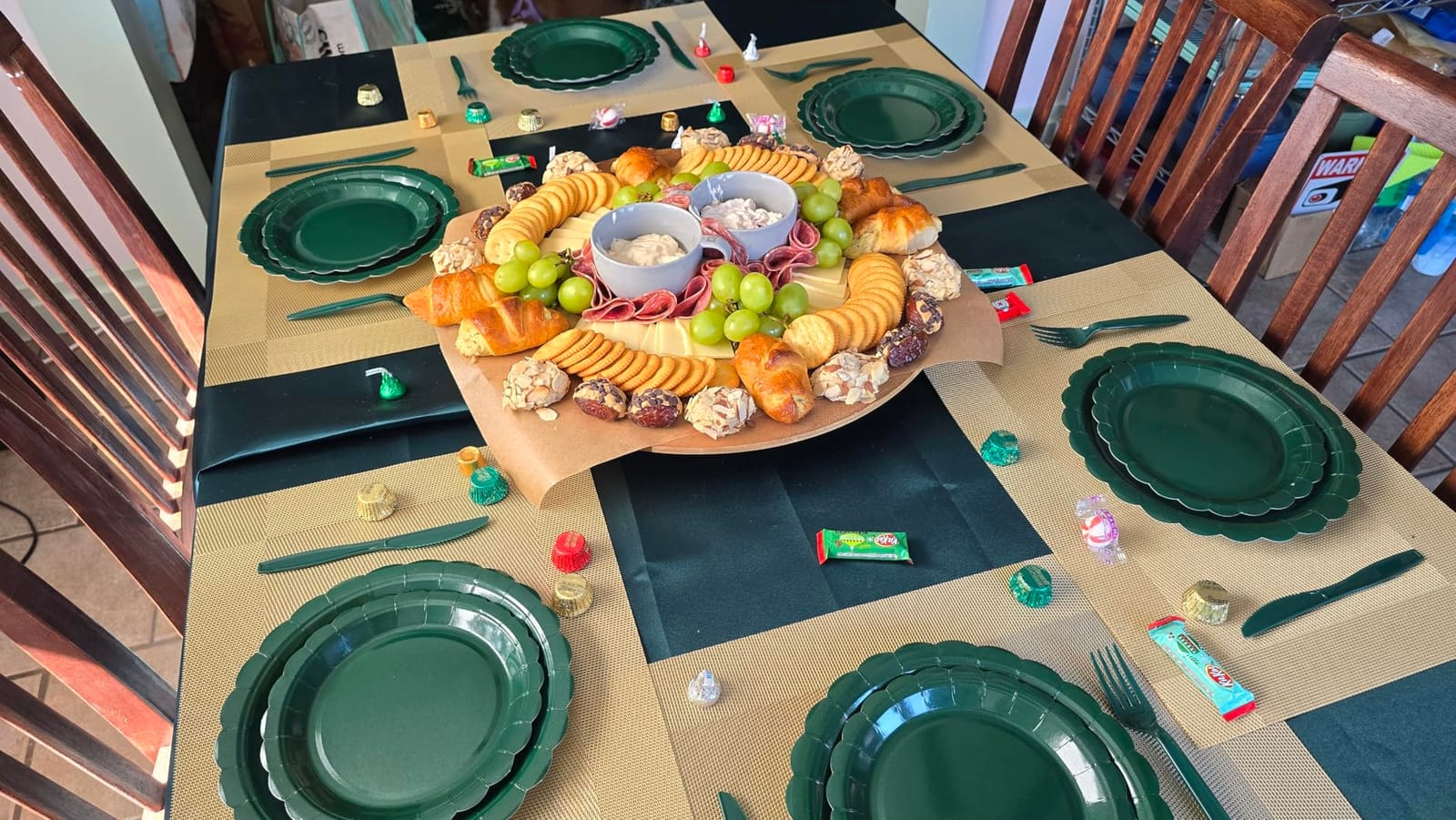 25 Set Black Plates and Napkin Scalloped Black Halloween Dinnerware | 9