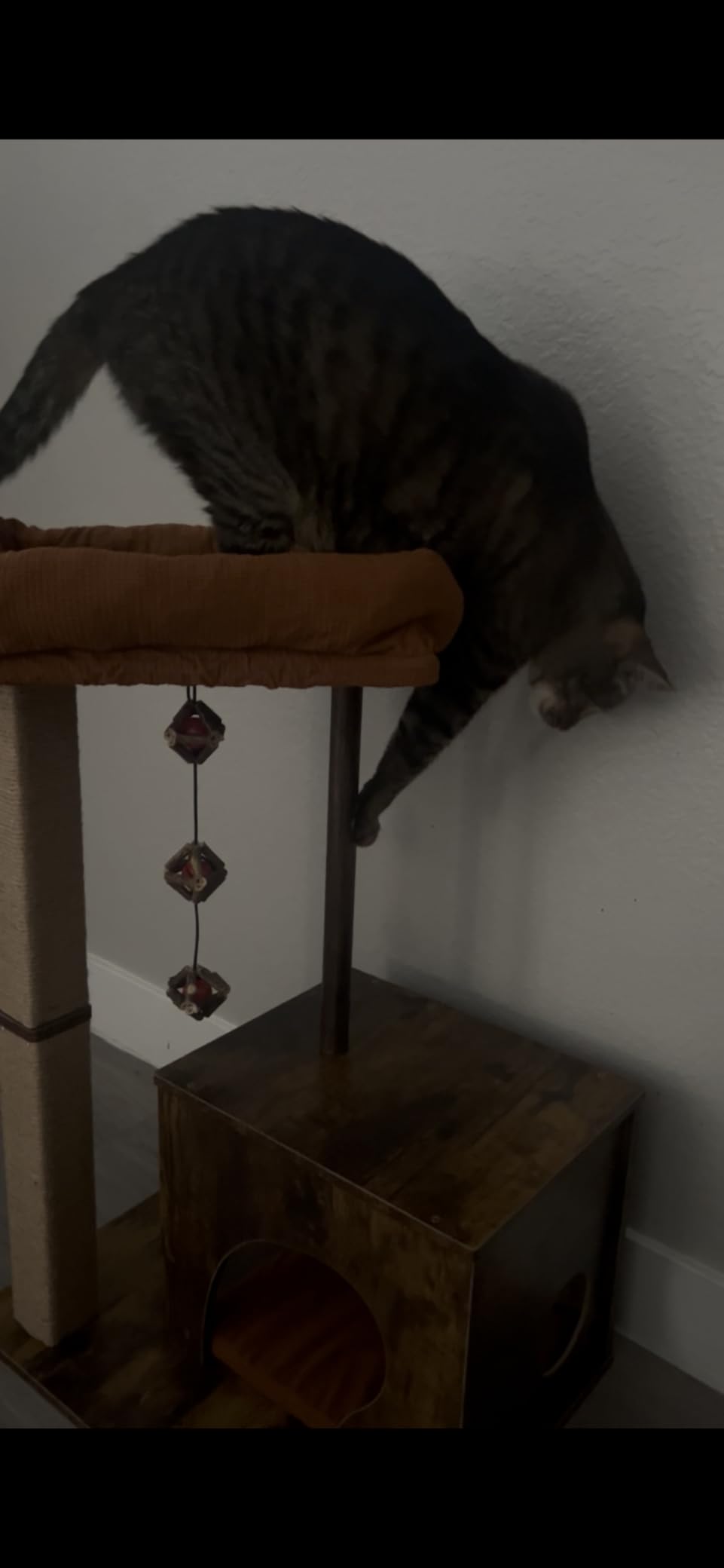 FUKUMARU Retro-Modern Cat Tree, Small Wooden Cat Tower with Post and Condo | 32.6