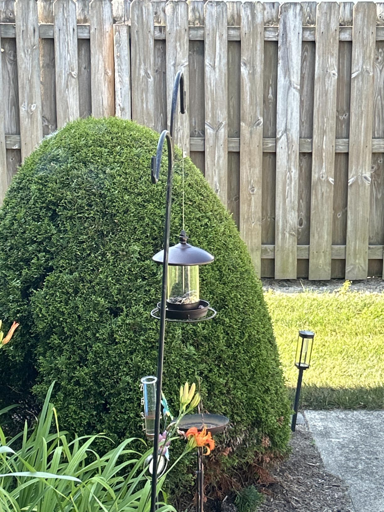 Youvip Metal Roof Bird Feeder - Chew Proof for Outdoor Hanging Wild Bird Seeds. Bronze customer photo 2