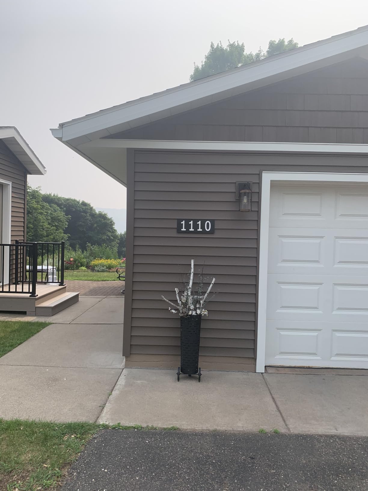 ColourTree Personalized Floating House Numbers Address Street Sign Plaque in Vertical/Horizontal, Aluminum Modern Front Door Sign - Made In USA (Custom Plate & Fonts Colors/Numbers) customer photo 1