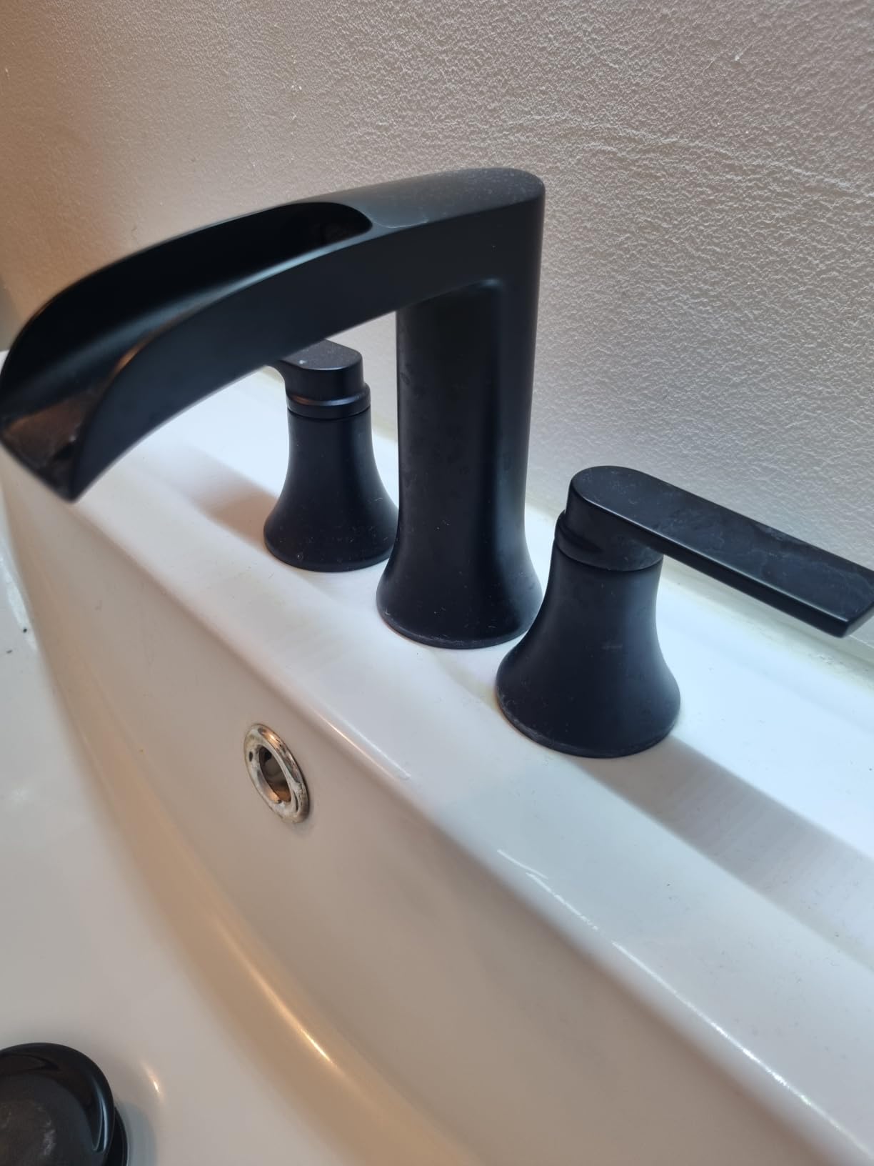Chrome Modern Bathroom Faucet Waterfall 4-8 Inch 3 Hole Bathroom Sink Faucet Widespread with Pop-up Drain and cUPC Supply Line, 2 Handle for Vanity, Lavatory, Restroom, Apartment, Brass Material customer photo 1