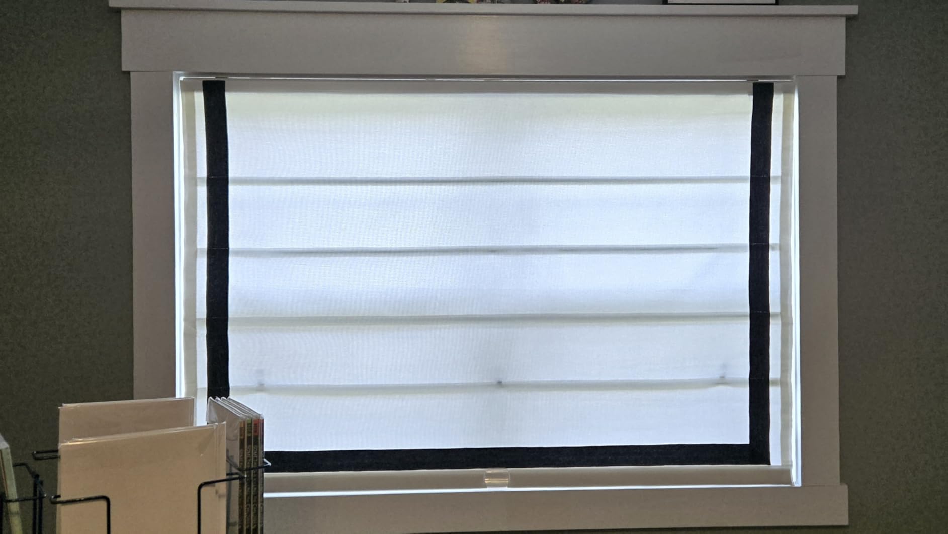DEJAVU Cordless Bamboo Roman Shades, Blackout Light Filtering Blinds for Indoor Windows, Natural Woven Shades With Valance for Patio, Doors, Easy to Install, Pecan Color customer photo 1