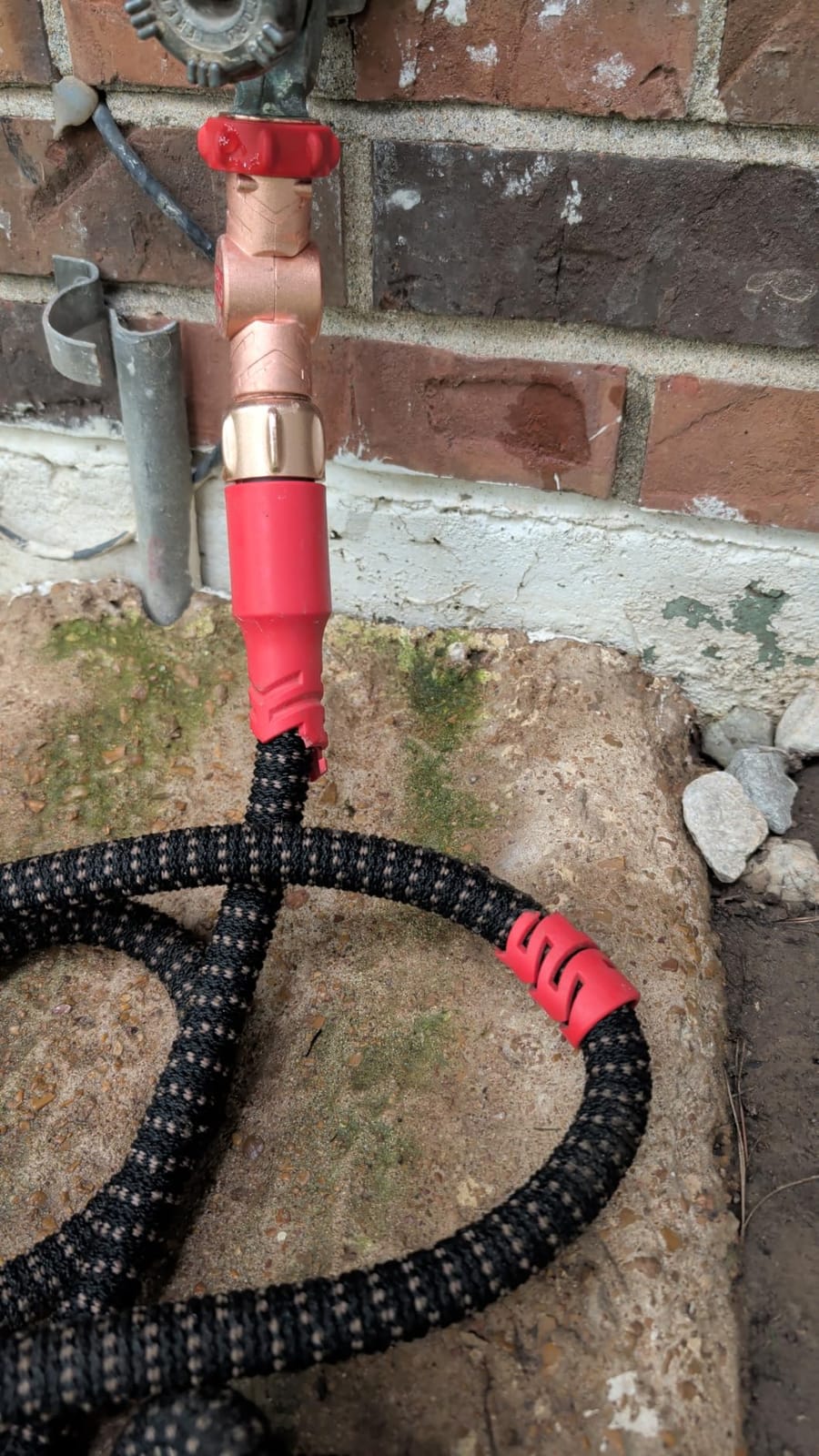 Pocket Hose 50 FT Copper Head Expandable Garden Hose, As Seen on TV | Anti-burst sleeve reinforced with bulletproof fiber, 360° swiveling pocket pivot connector, lightweight compact design customer photo 2
