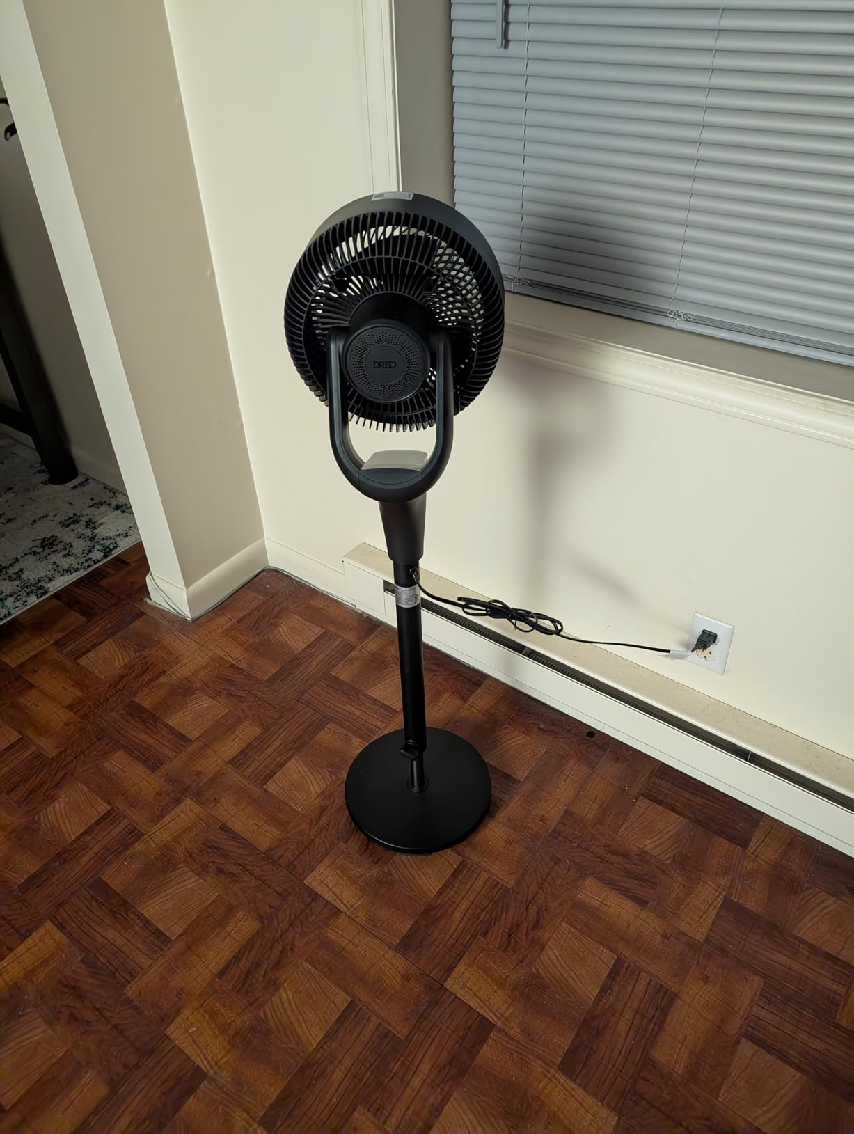 DREO Fan for Bedroom, 2026 Upgraded, 90ft Airflow, Quiet Fan, 90 Oscillating Standing Fan for Whole Room, DC Motor, 8+H Speeds, 3 Modes, 38-42'' Adjustable Height, 8H Timer, 105 Manual Vertical customer photo 1
