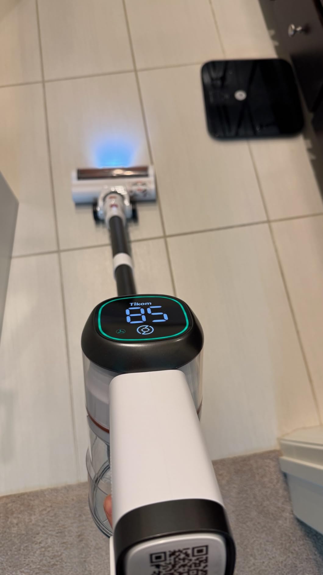 Tikom V500 Cordless Vacuum Cleaner for Home, 40000Pa/450W Stick Vacuum with LED Touch Screen, Charging Wall Dock, Anti-Tangle, Lightweight Handheld Vacuum for Pet Hair, Hard Floor, Carpet, Blue customer photo 1
