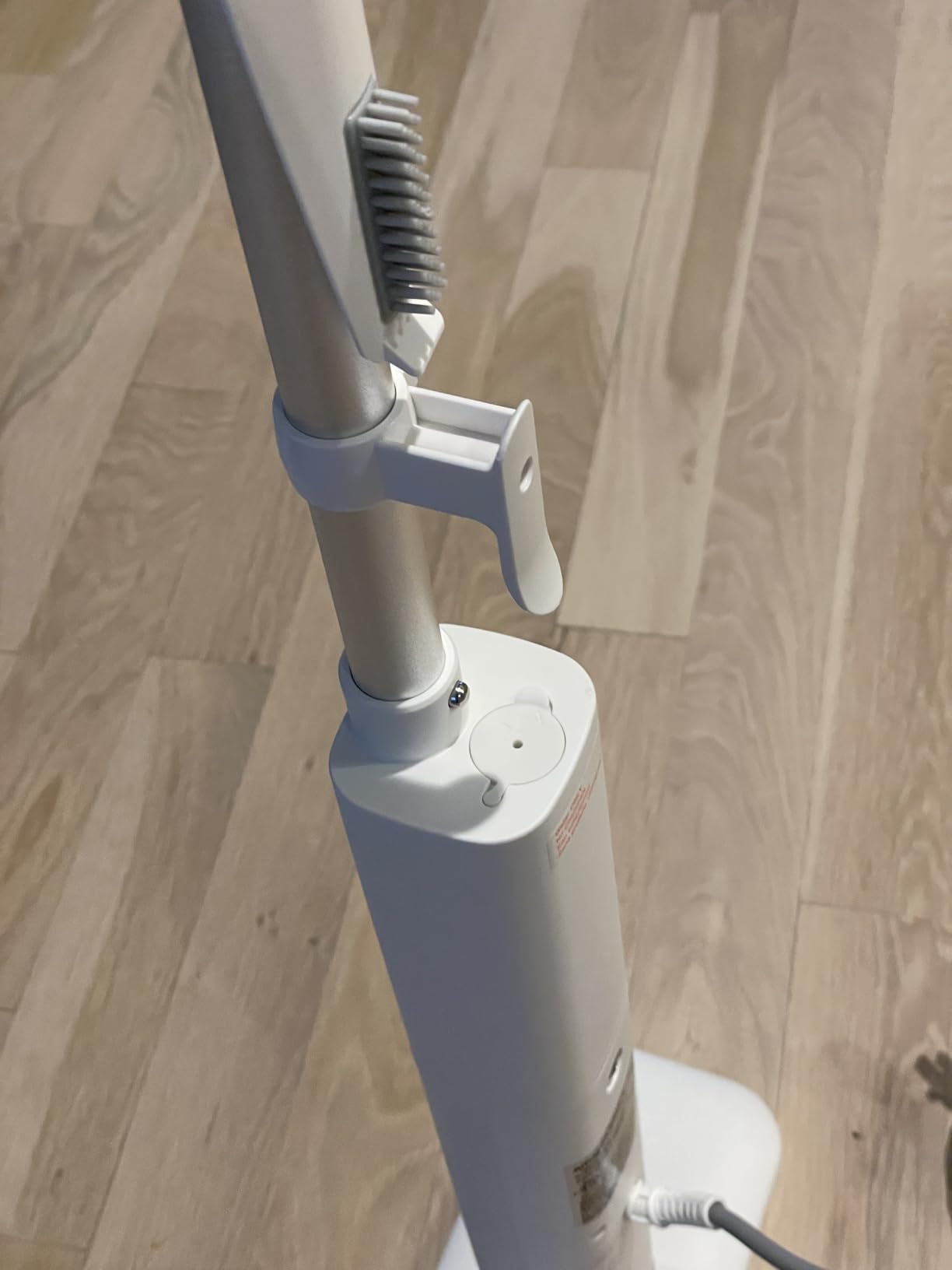Amazon Basics Steam Mop for All Sealed Hard Floors, Heats Up in 30 Seconds, Chemical-Free Cleaning, 3 Washable Pads, 20-Foot Cord, White customer photo 1