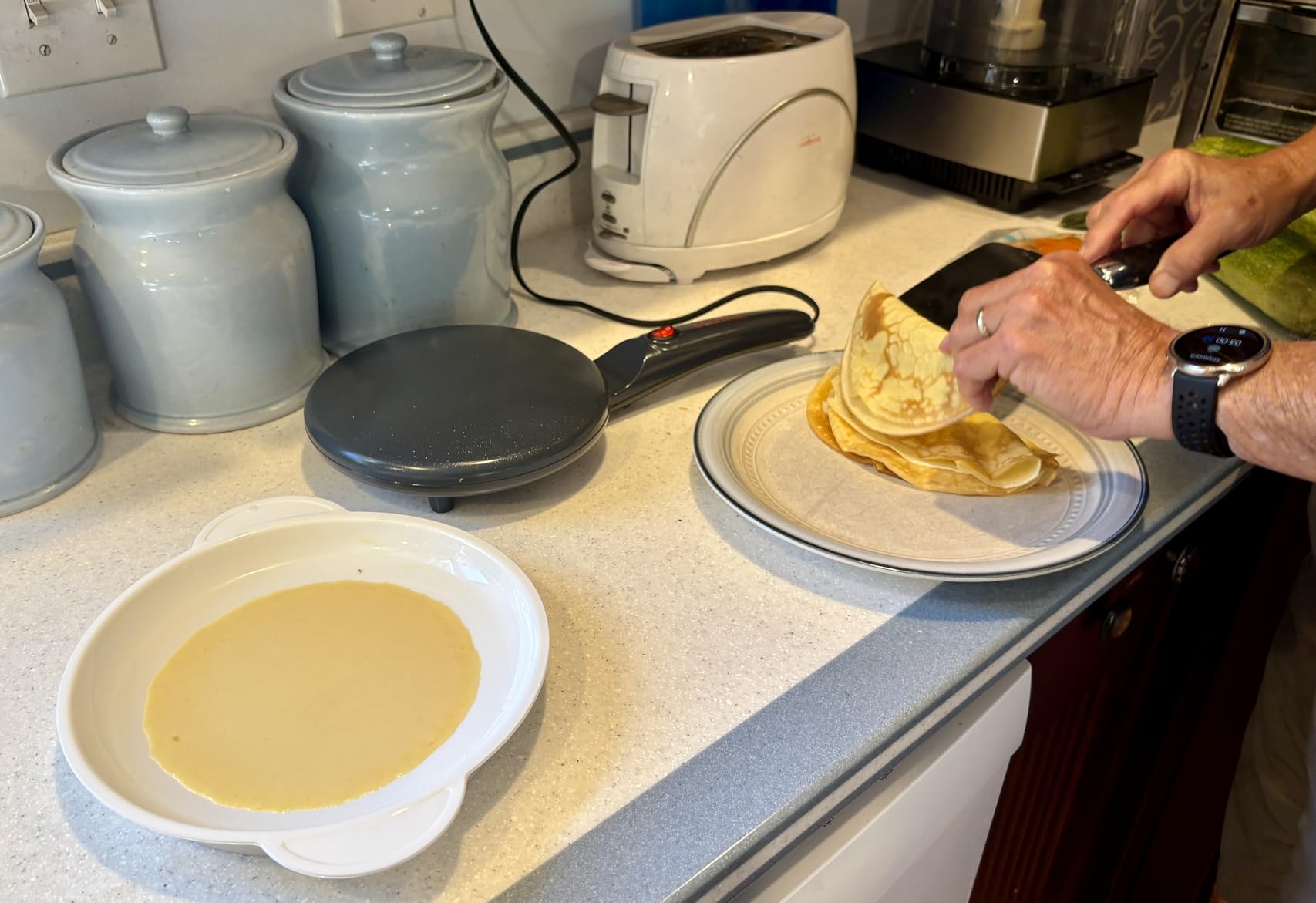 Gourmia Electric Crepe Maker - Dip & Cook Design, 8