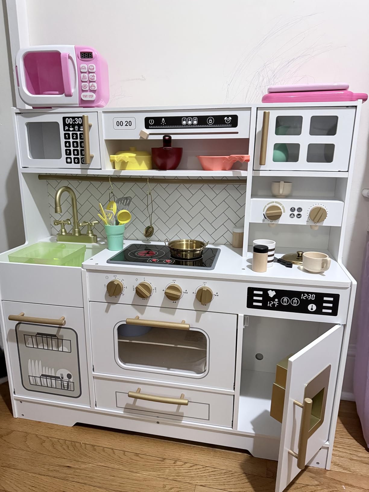 Wooden Play Kitchen for Kids with Real Lights and Sounds for Pretend Play | Stove, Sink, Oven, Coffee Maker, Ice Maker, Cabinets and 15 Accessories Create a Complete Cooking and Serving Setup, Ages 3+ customer photo 1