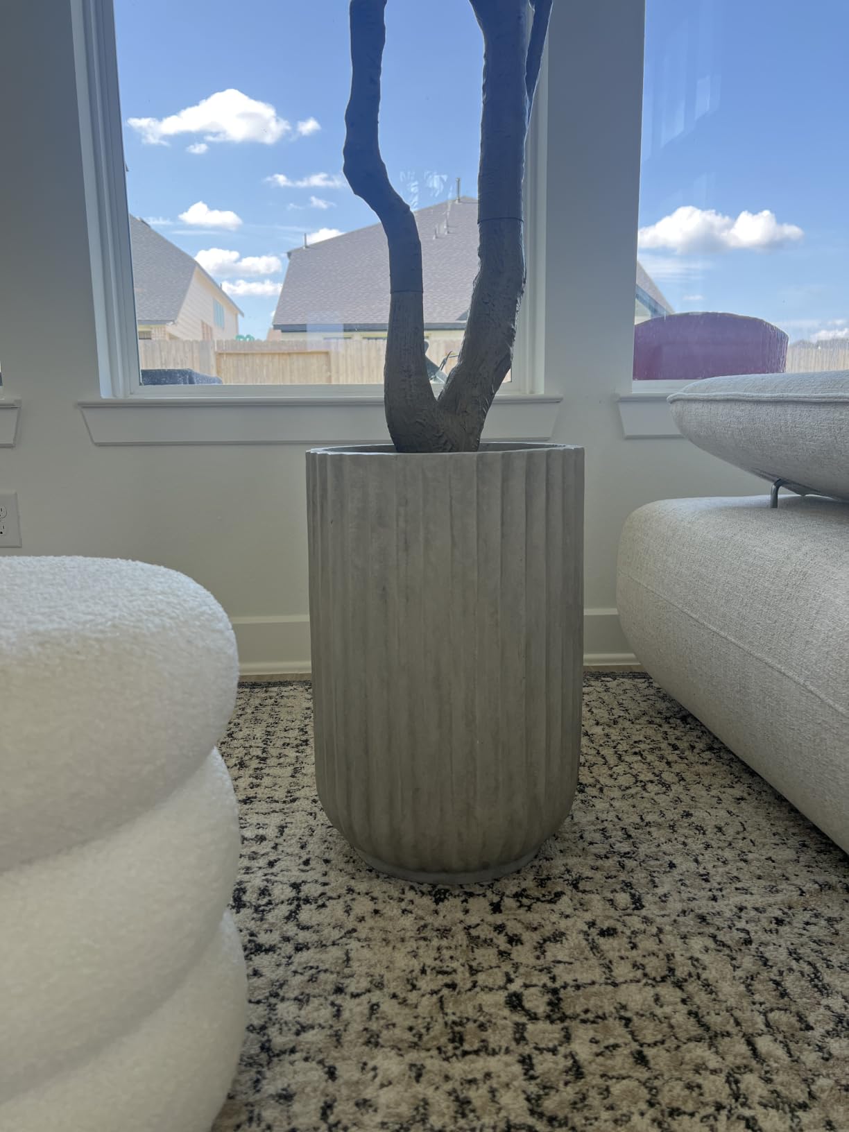 Kante Large Round Column Weathered Concrete Planter 21.7
