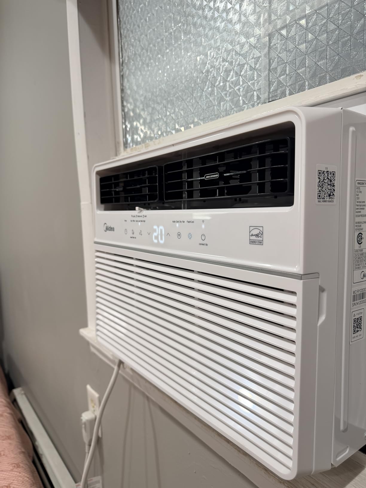 Midea 12,000 BTU Smart Inverter 115V Window Air Conditioner, 550 Sq Ft | Smart Control With App and Alexa Compatibility, Energy Saving Inverter Technology, Quiet, Remote control, Easy Installation customer photo 2