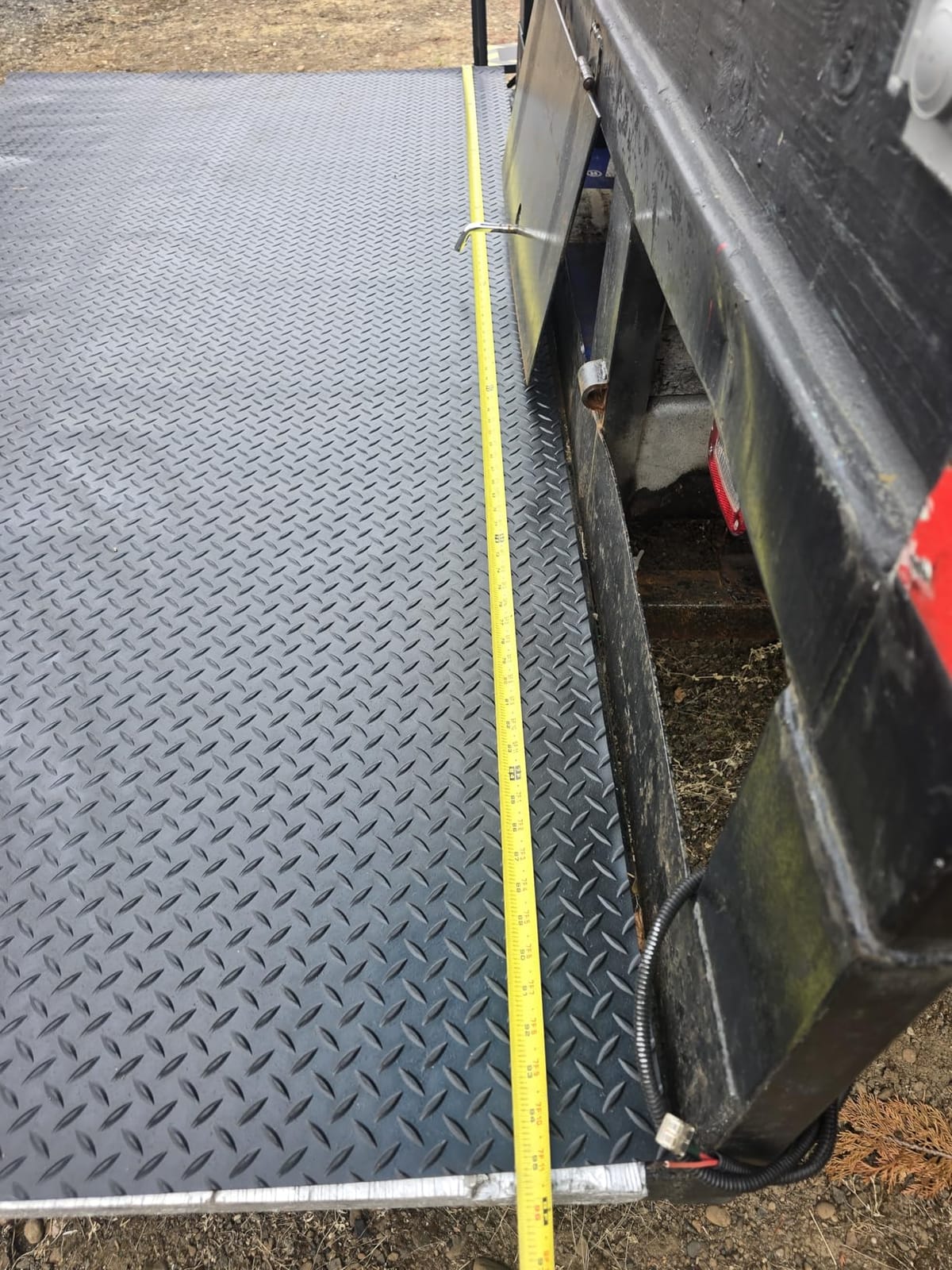 VEVOR Rubber Flooring Roll, 4 x 15 ft SBR Diamond-Plate Rubber Mat, 3mm Thickened, Easy to Clean, Customizable Size, Non-Slip Floor Protector Mat for Under Cars, Garage, Warehouse, Industry Gym, Black customer photo 2