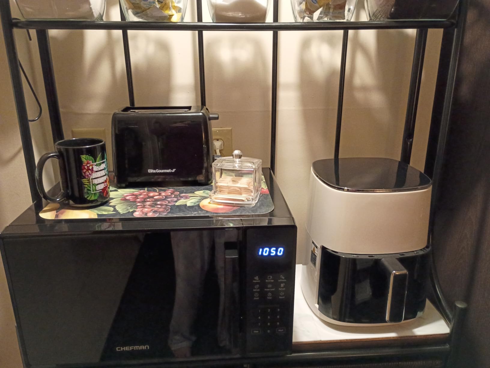 Chefman Countertop Microwave Oven 0.7 Cu. Ft., 700 Watts with 10 Power Levels, 6 Cooking Presets with One-Touch Express Cook, Eco Mode, Child Safety Lock, & Mute Button - Black customer photo 2