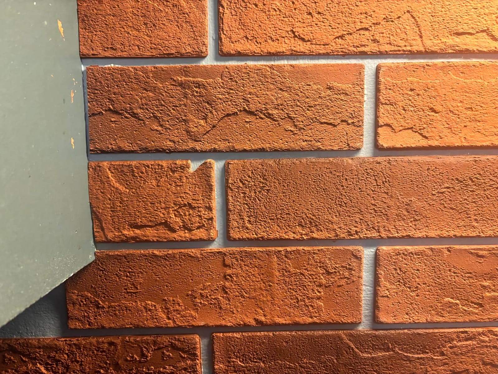100 Whitewash Grey Faux Brick Wall Tiles, 3D Thin Brick Veneers for Bedroom, Bathroom, Kitchen, Fireplace and Fence Wall Panels (14.2 sq ft) customer photo 1