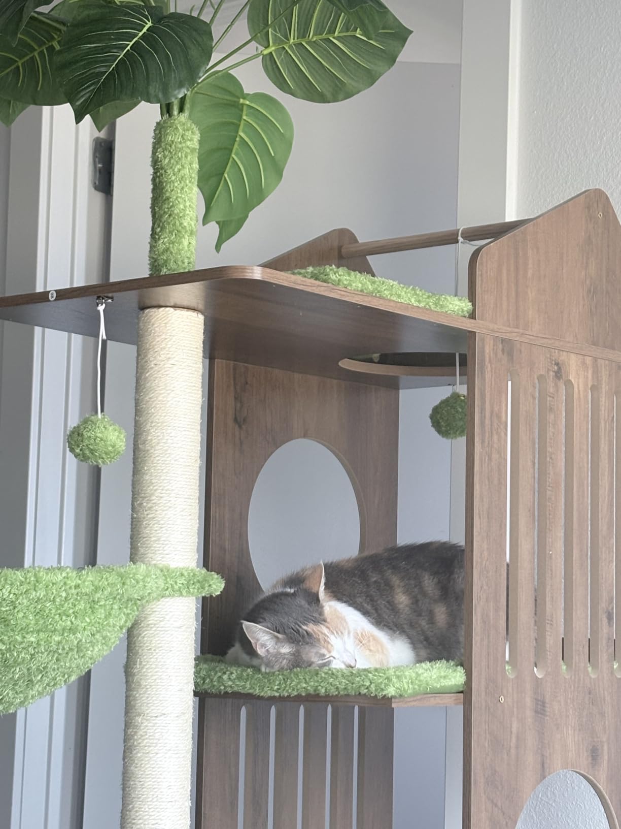 FourFurPets Large Cat Tree with Leaves, 72.8-Inch Cat Tower for Indoor Cats, Modern Cat Tree with Scratching Post, Large Perch, Tunnels, Swing Ball, Self Groomer, Greige customer photo 2