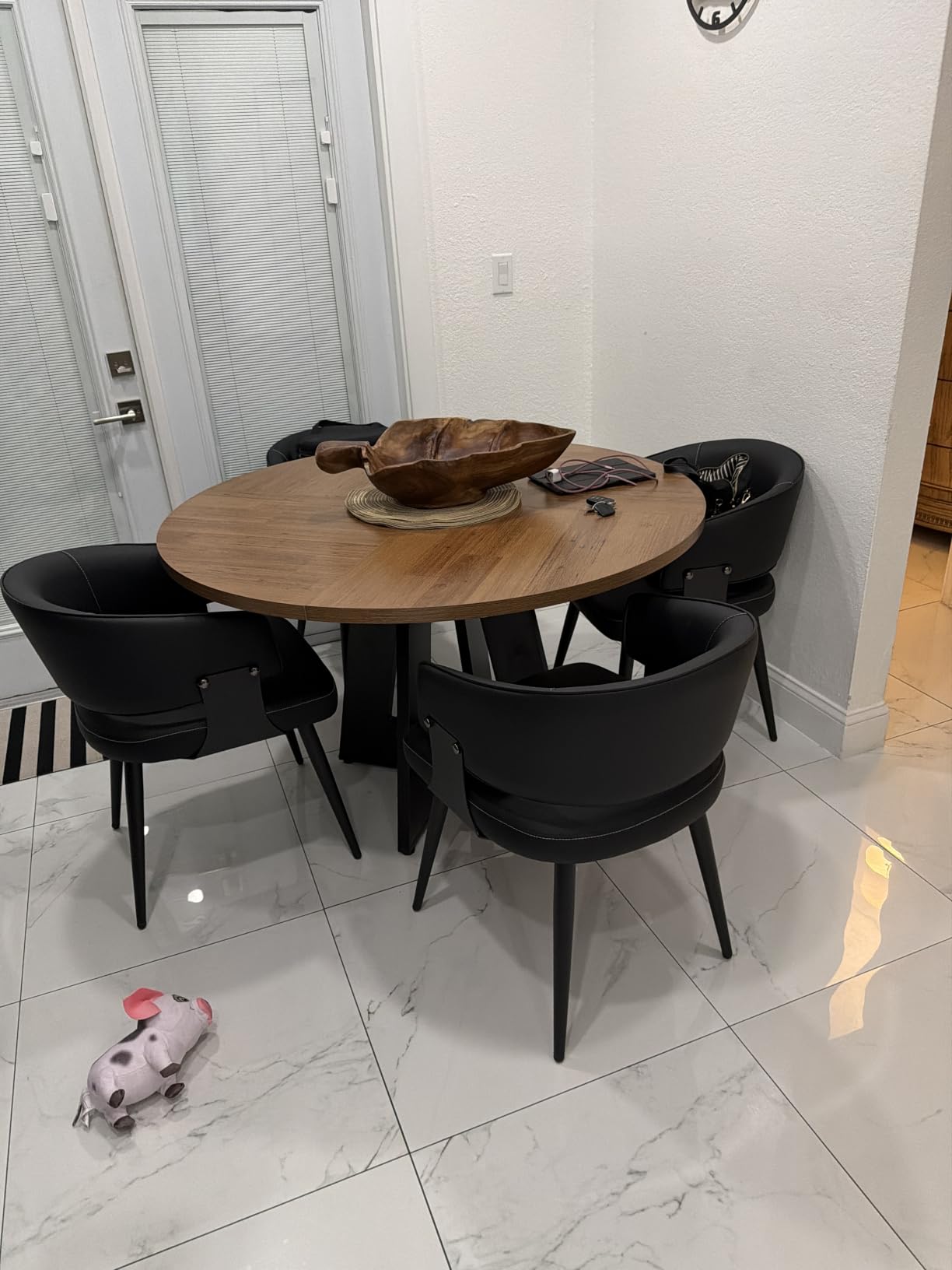 Tribesigns 47-Inch Round Conference Table for 4-6 People, Wooden Meeting Room Table with Thicken Tabletop and Wood Base (Black) customer photo 1