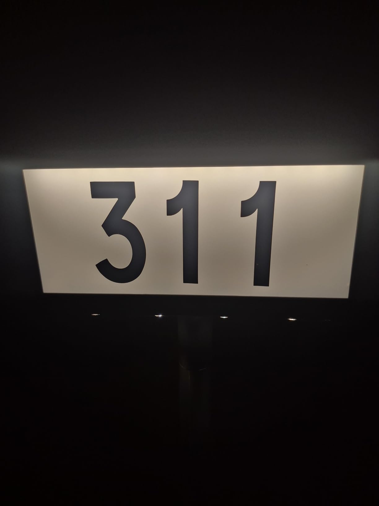 Brightever Solar Powered Address Signs, Solar House Numbers 3-Light Modes | LED Illuminated Address Plaque with Stakes, Wall Mounted/In Ground, for Outside Yard Home IP65 Waterproof, 1-Pack Black customer photo 1