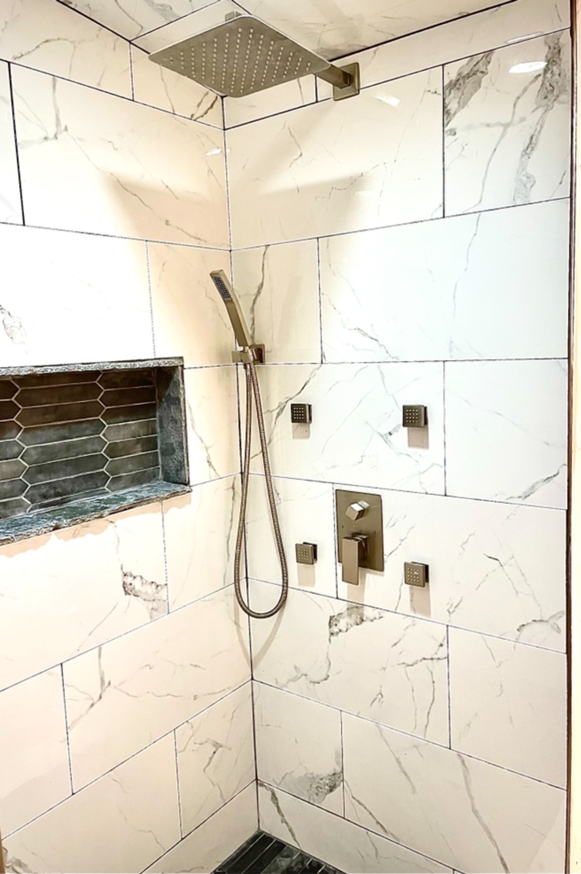 Shower System with Body Jets, Bostingner Four Modes Shower Faucet 12+6