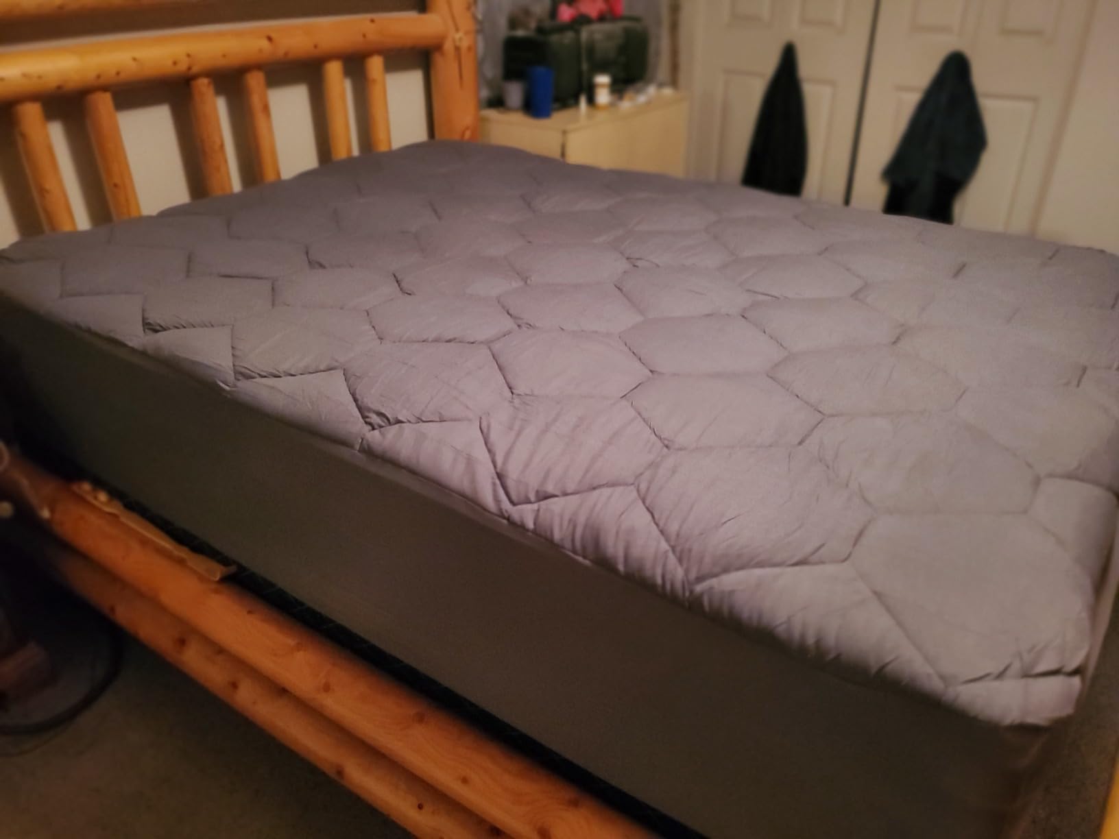 Favorland Mattress Topper Queen Size - Cooling Extra Thick Breathable Viscose Made from Bamboo Mattress pad - Soft Quilted Fitted Mattress Cover with 900 GSM Down Alternative Fill (8-21