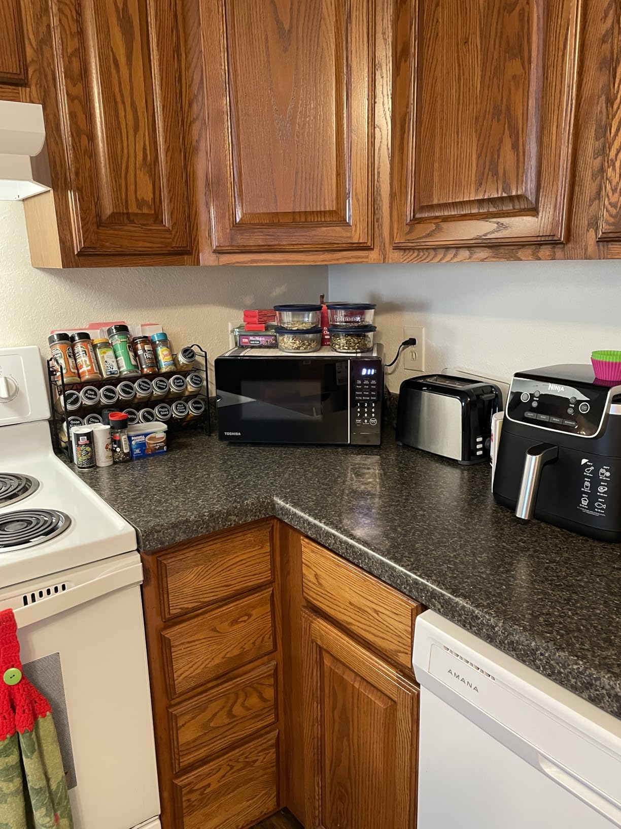 TOSHIBA Countertop Microwave Oven, 0.7 Cu.Ft, 700W, Black | with ChefDefrost, 11 Power Levels, Sound On/Off, Eco Mode, 6 Auto Menus, Child Lock, Compact Design, for Apartment & Dorm customer photo 1