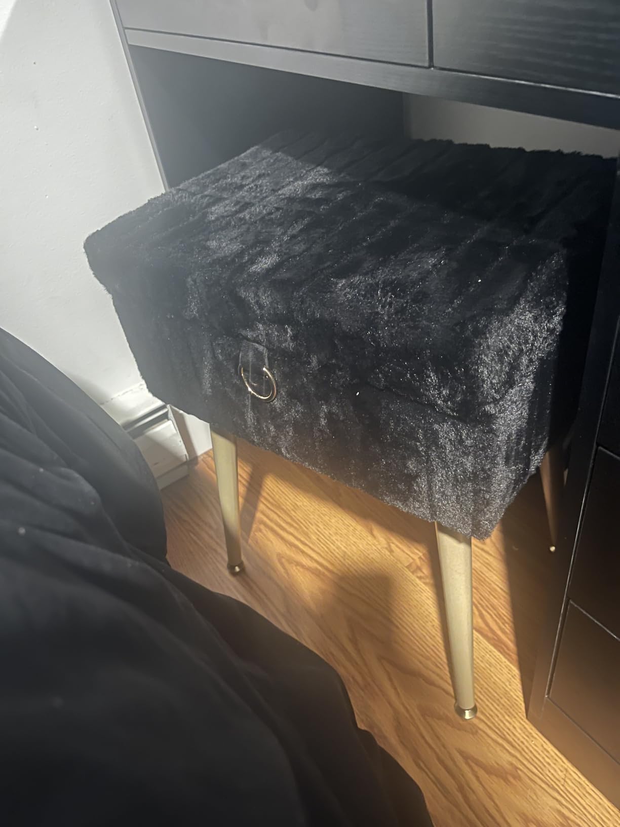 SONGMICS Vanity Stool Chair with Storage, Metal Legs, Max. Load 440 lb | Makeup Stool, Footrest Footstool Ottoman, for Living Room, Bedroom, Makeup Room, Cream White, GLAMOR Collection ULOM505WZ02 customer photo 1