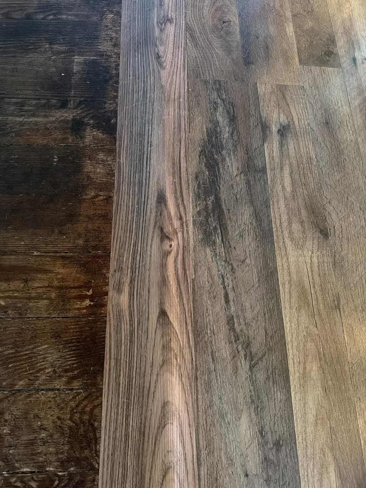 Lareko Wood Grain Vinyl Flooring Roll, 11.8