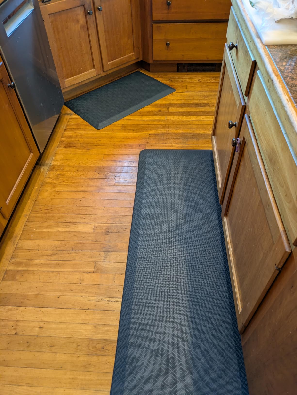 Ophanie Kitchen Mats for Floor, 3/4 inch Thick, 24x70 Anti Fatigue Cushioned Mat, Kitchen Rugs, Waterproof, Comfort Ergonomic Standing Mat for Office, Home, Sink with 99+ Pairs of Anti-Slip Bottom Ridges customer photo 1