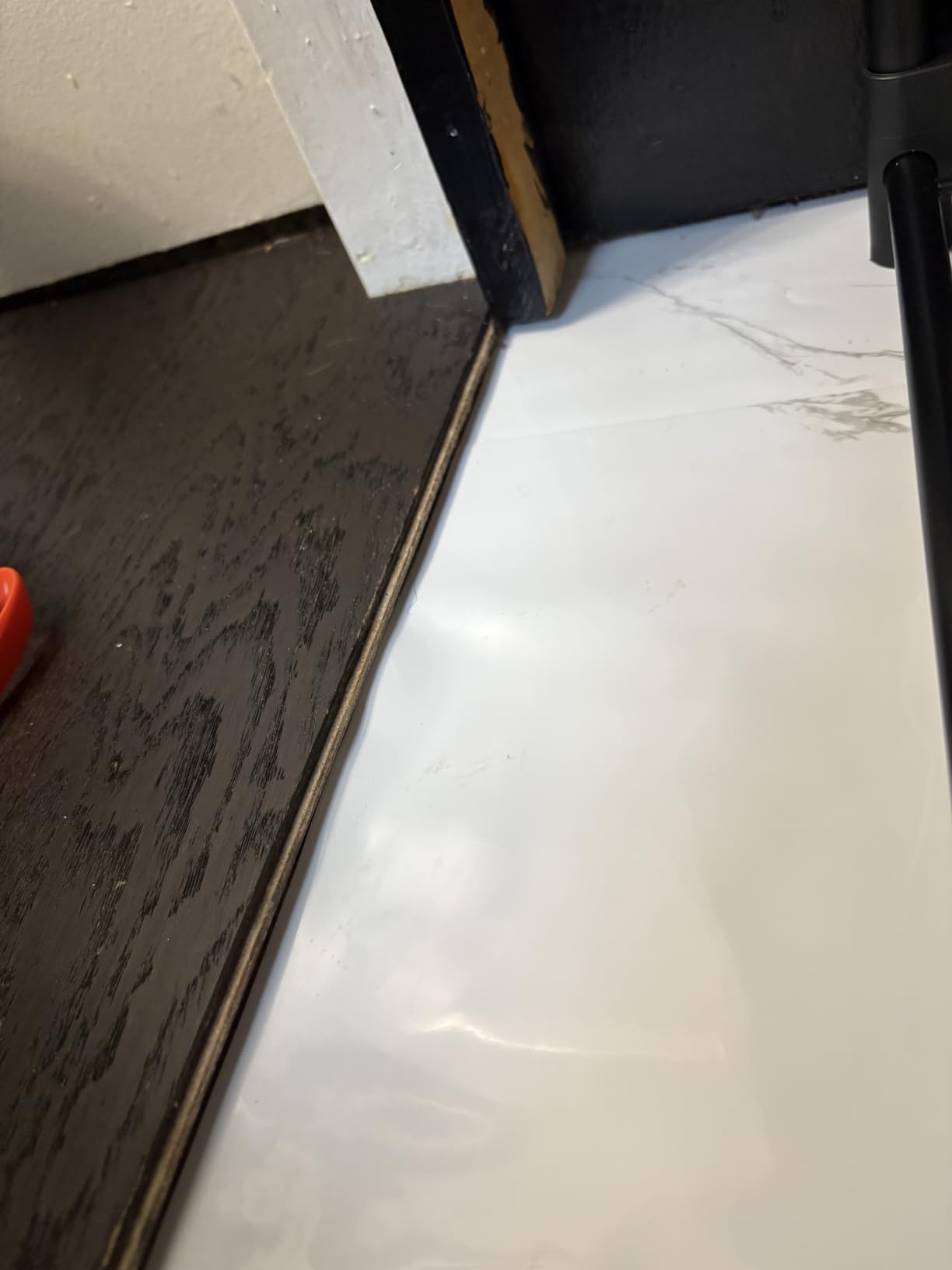 Carpet to Tile Transition Strip, Vinyl Floor Transition Strip Self Adhesive for Door Threshold Height Within 0.39