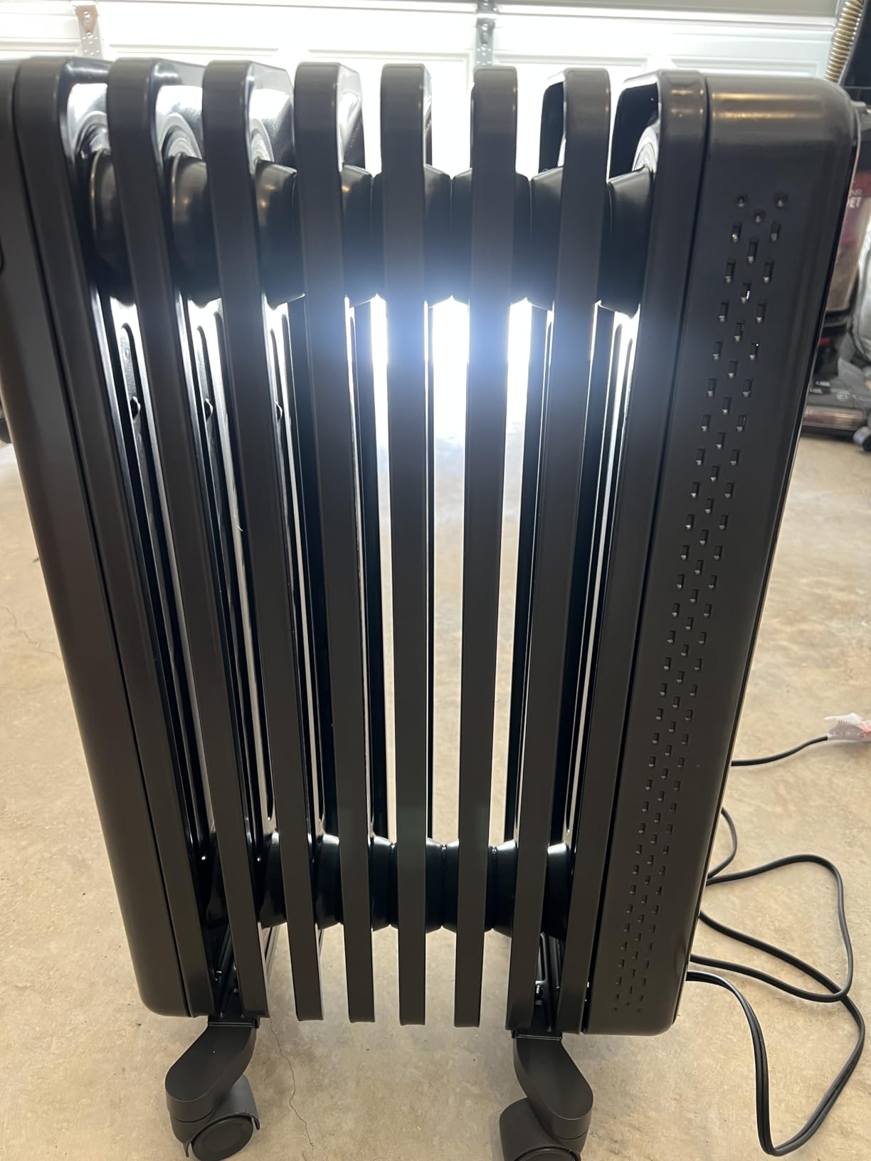 DREO Oil Filled Radiator Heater for Indoor Use, 8 Safety Protection, 1500W Electric Heaters for Large Room, 8 Fins, with Remote, 4 Modes, Digital Thermostat, 24H Timer, Quiet customer photo 1