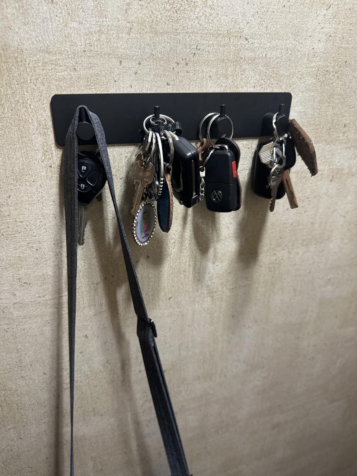 Key Holder with 4 Hooks, Adhesive Key Hanger Organizer for Wall Mount | Metal Key Rack with 2 Self-Adhesive Tapes for Entryway, Door, Bathroom, Kitchen (Black) customer photo 2