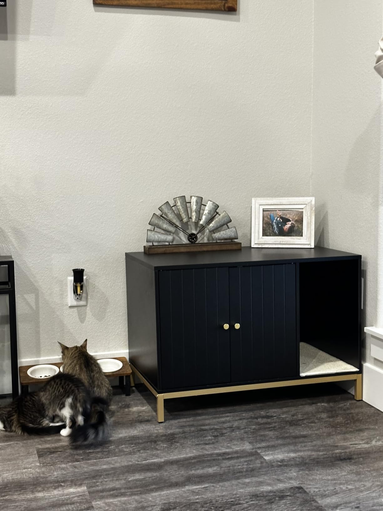Feandrea Cat Litter Box Enclosure, Hidden Litter Box Furniture with Scratch Pad, Front Entry, Double Cabinet Doors, Modern Style, 31.5