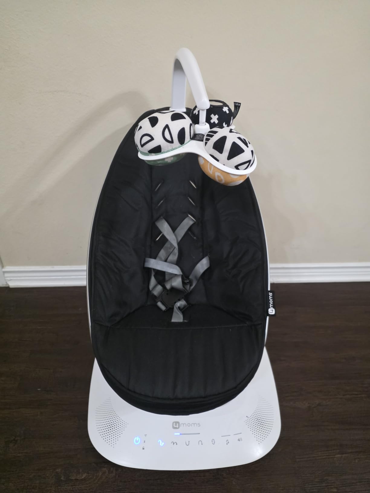 UPPAbaby Mamaroo Smart Swing with MotionSync & Newborn Insert - Charlie customer photo 2