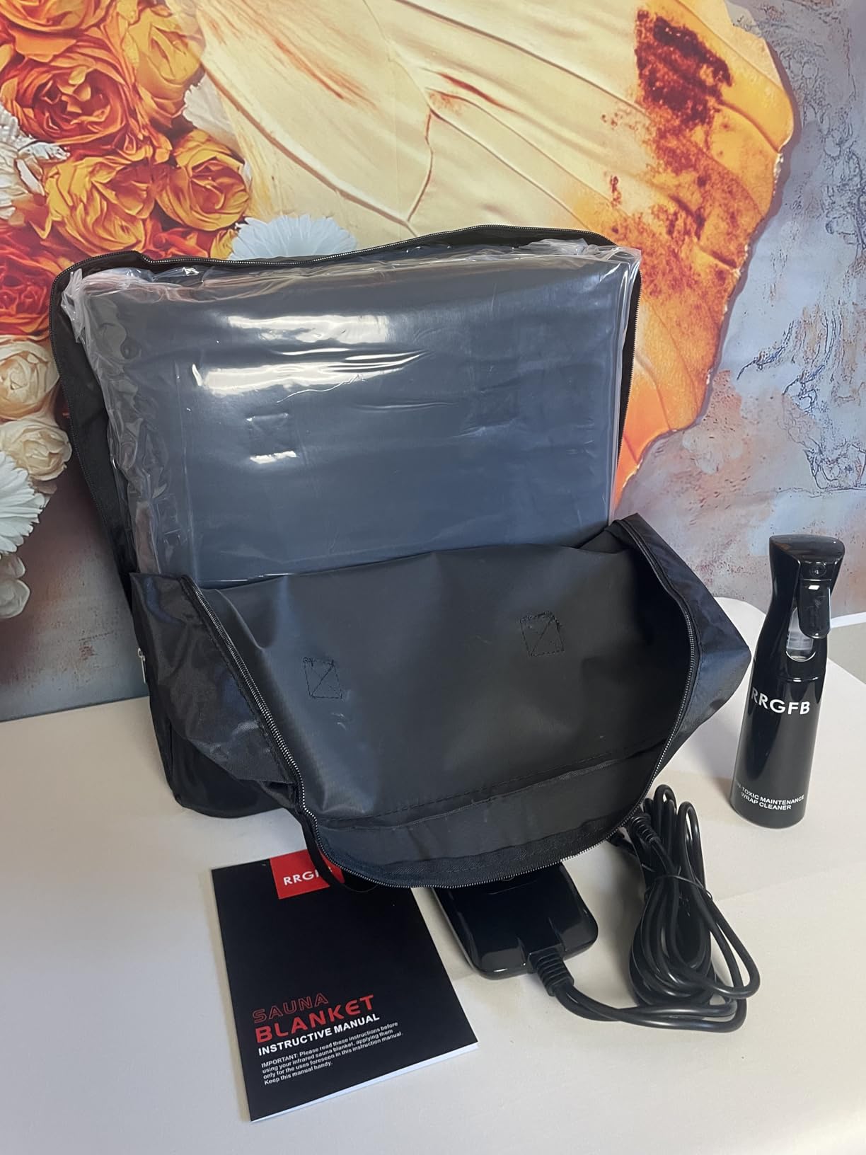 Infrared Sauna Blanket for Home, Low EMF Carbon Crystal Heating, Portable Dry Sauna Bag for Relaxation, Detoxification, 5.9ft x 2.6ft, PU Sleeveless-Black customer photo 1