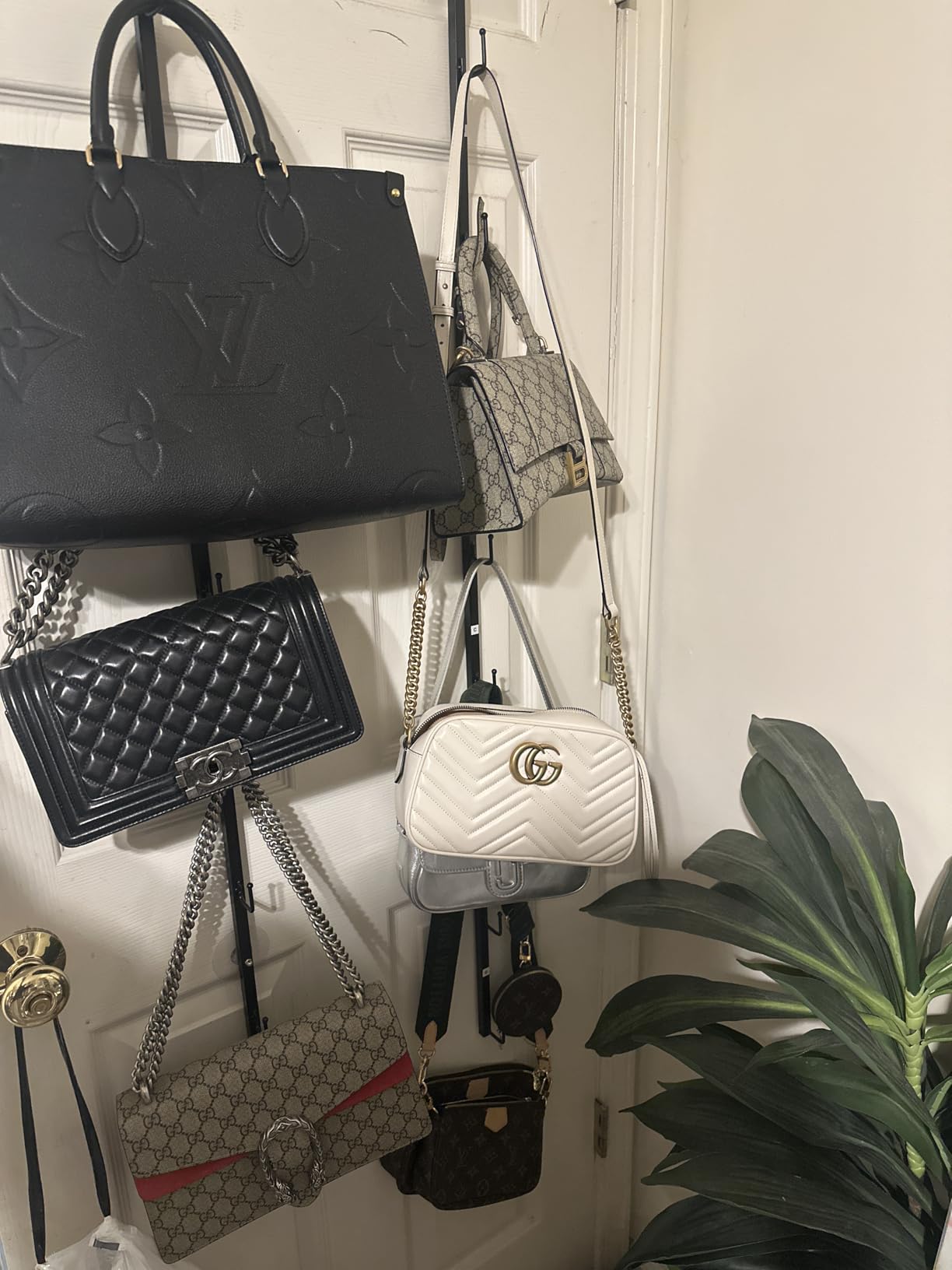 SWTYMIKI Over the Door Purse Organizer - 2 Packs Wall Mounted Purse Rack with 8 Hooks Design, Hanging Handbag Organizer Storage Holds up to 16 Bags, Bag Rack for Closet, Door (Black) customer photo 1