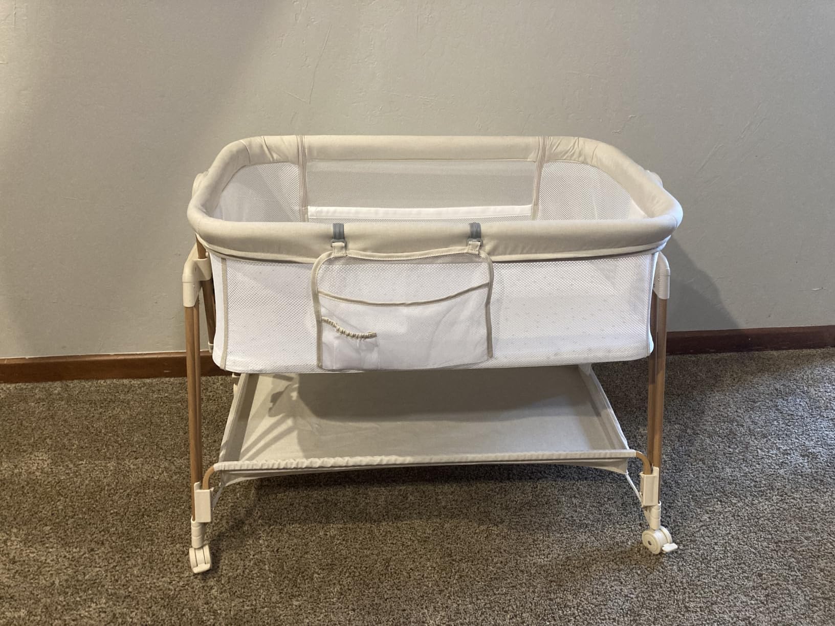 Fodoss Baby Bassinets Bedside Sleeper - 3-in-1 Stable Bassinet for Newborns | Soft Mattress, Storage Tray, Full-Mesh Sides, 7-Height Adjustable Bassinet Crib with Wheels, Side Pocket, Beige + Wood Grain customer photo 1