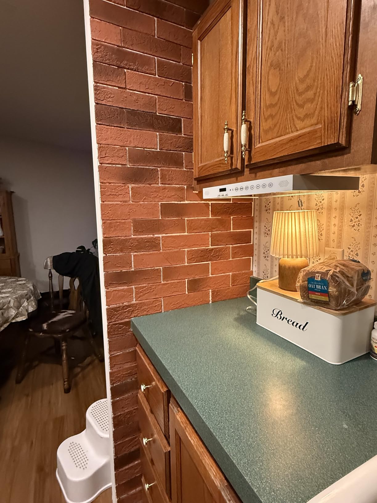 100 Vintage Red Faux Brick Wall Tiles, 3D Thin Brick Veneers for Bedroom, Bathroom, Kitchen, Fireplace and Fence Wall Panels (14.2 sq ft) customer photo 1
