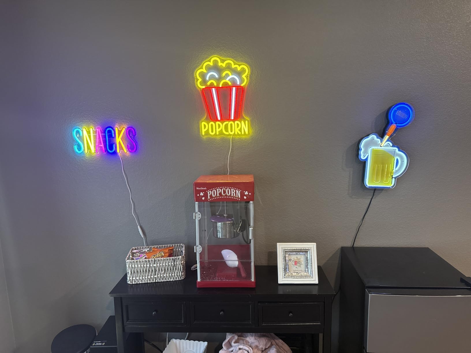 Pizza Neon Sign for Wall Decor Dimmable Pizza LED Neon Light USB Powered LED Wall Art for Kitchen, Dining Room, Bar, Man Cave, Unique Home Decor and Gift for Pizza Lovers customer photo 1