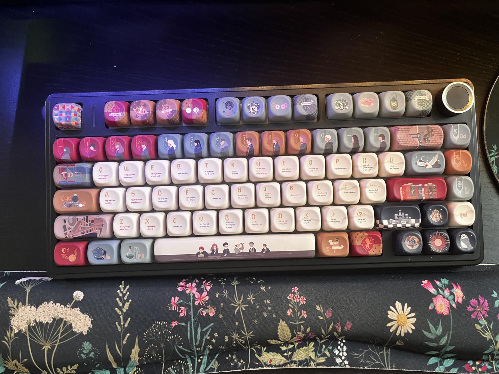 AULA F75 75% Wireless Mechanical Keyboard, Hot Swappable Creamy Keyboard, Pre-lubed Linear Switches, 2.4GHz/Type-C/BT5.0, RGB Backlit Gaming Keyboards(White&Brown) customer photo 1