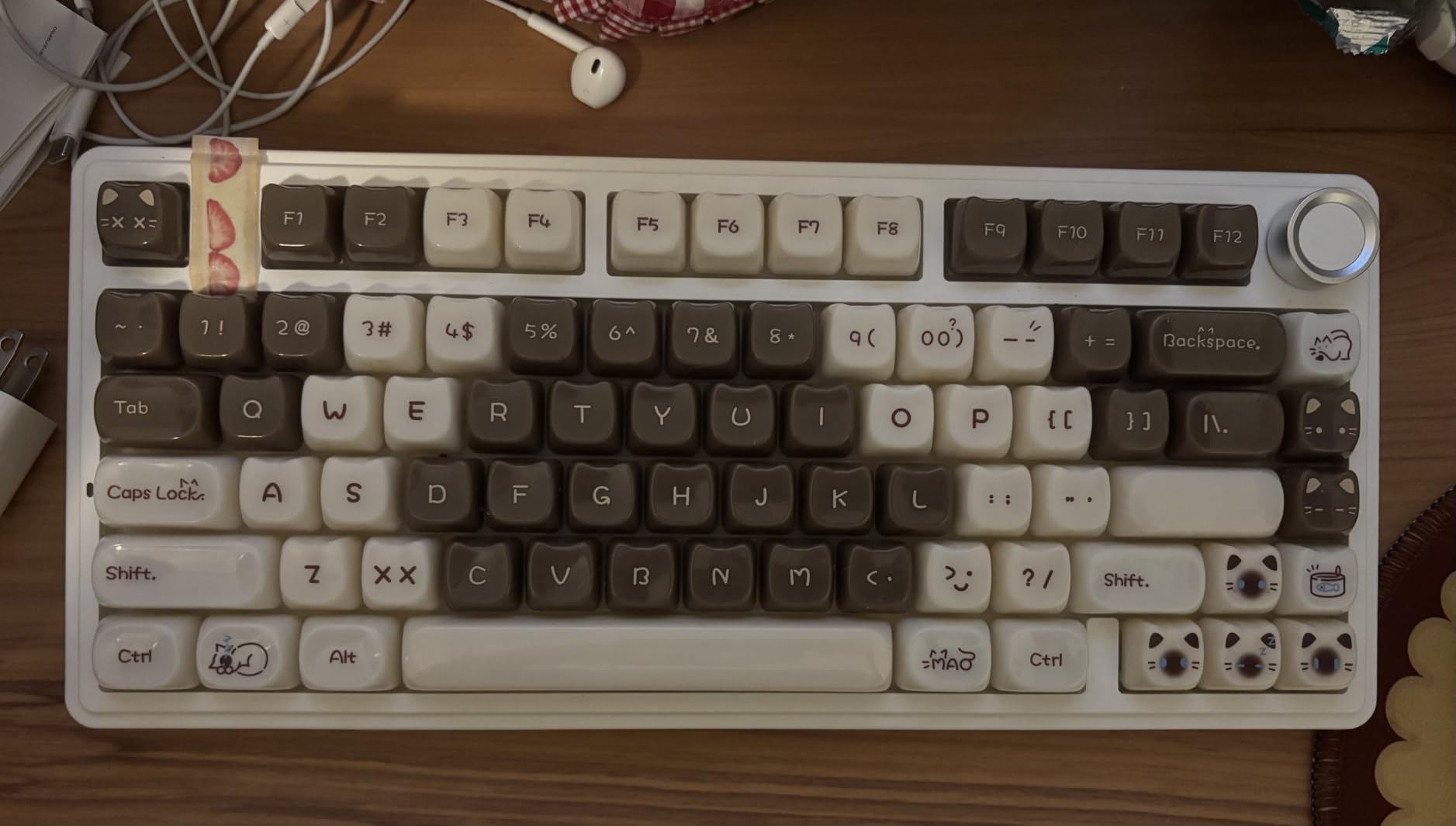 AULA F75 75% Wireless Mechanical Keyboard, Hot Swappable Creamy Keyboard, Pre-lubed Linear Switches, 2.4GHz/Type-C/BT5.0, RGB Backlit Gaming Keyboards(White&Brown) customer photo 2